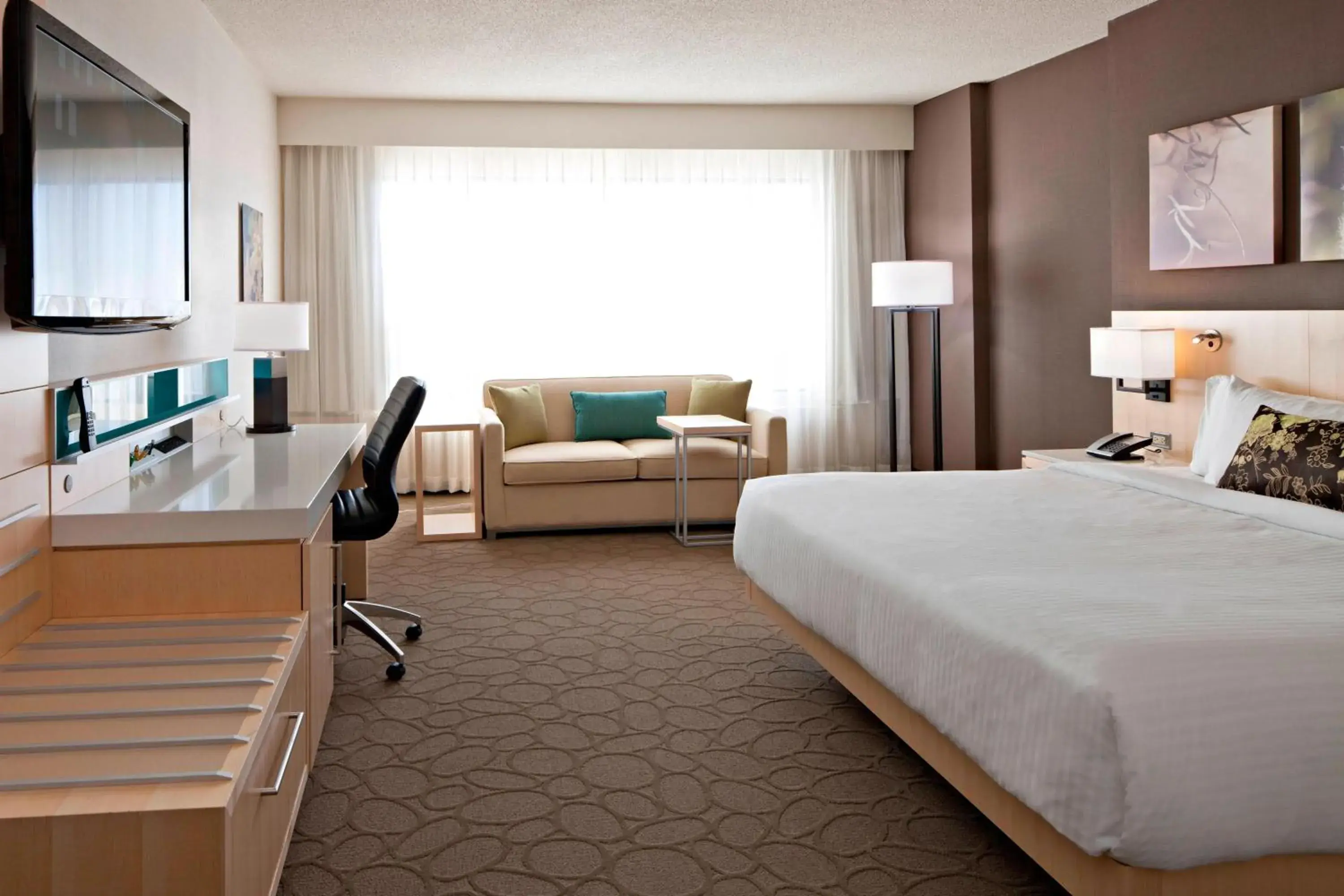 Deluxe, Larger Guest room, 1 King, Sofa bed in Delta Hotels by Marriott Edmonton South Conference Centre Deluxe, Larger Guest room, 1 King, Sofa bed in Delta Hotels by Marriott Edmonton South Conference Centre