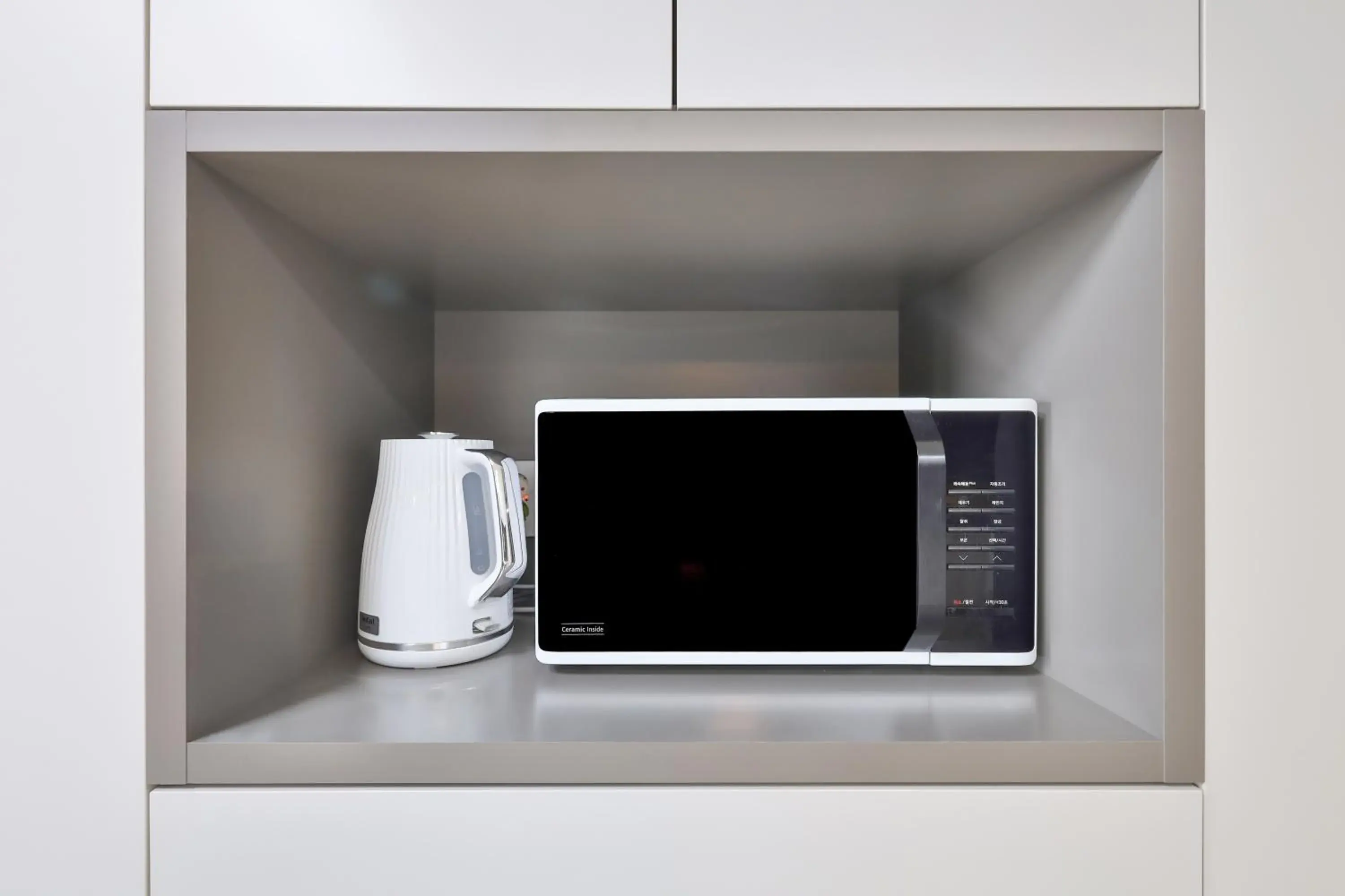 Double Room with Balcony in Landmark Stay in Songdo Double Room with Balcony in Landmark Stay in Songdo