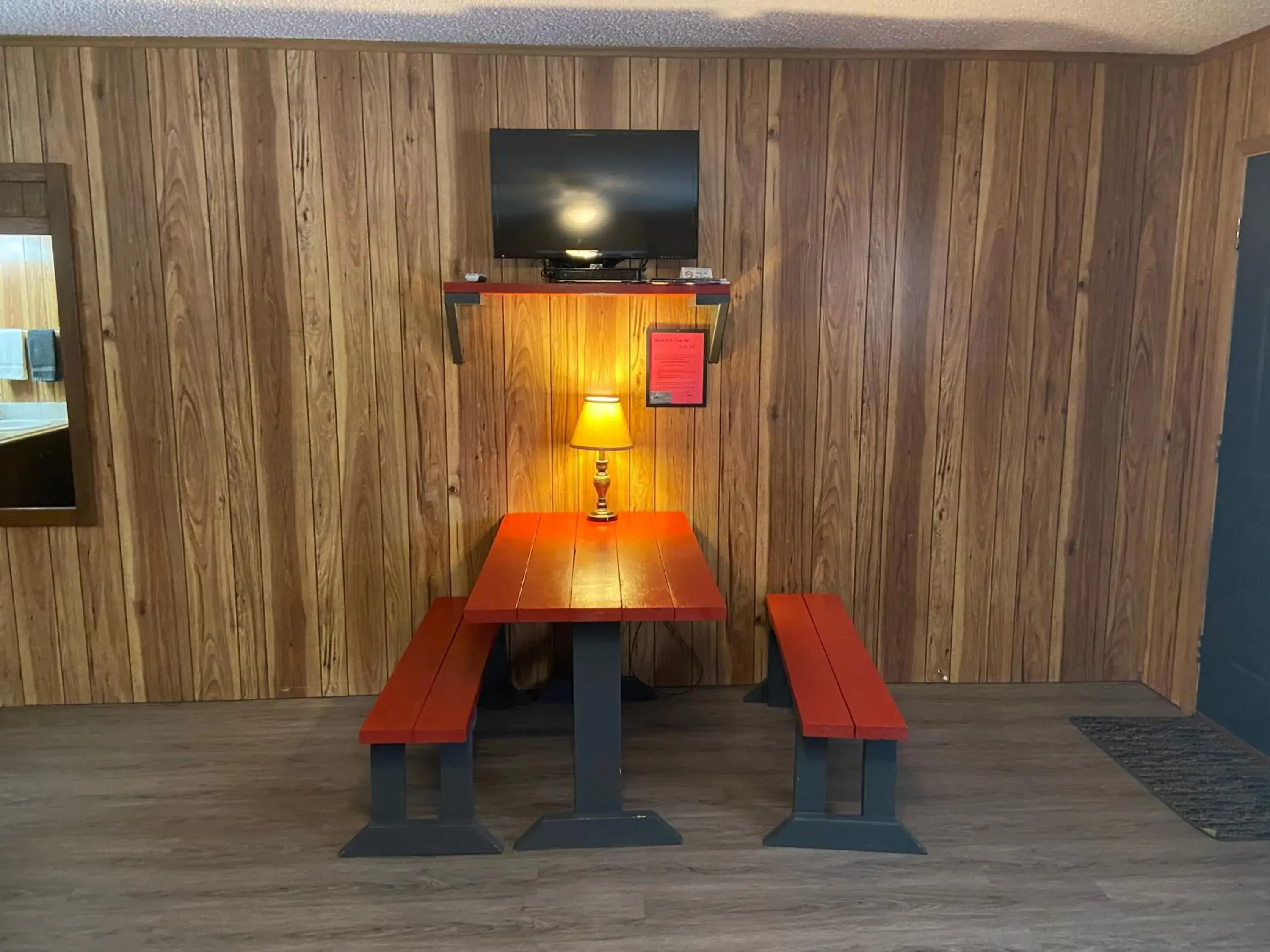 Deluxe Room in Reel Inn and Lodge Deluxe Room in Reel Inn and Lodge