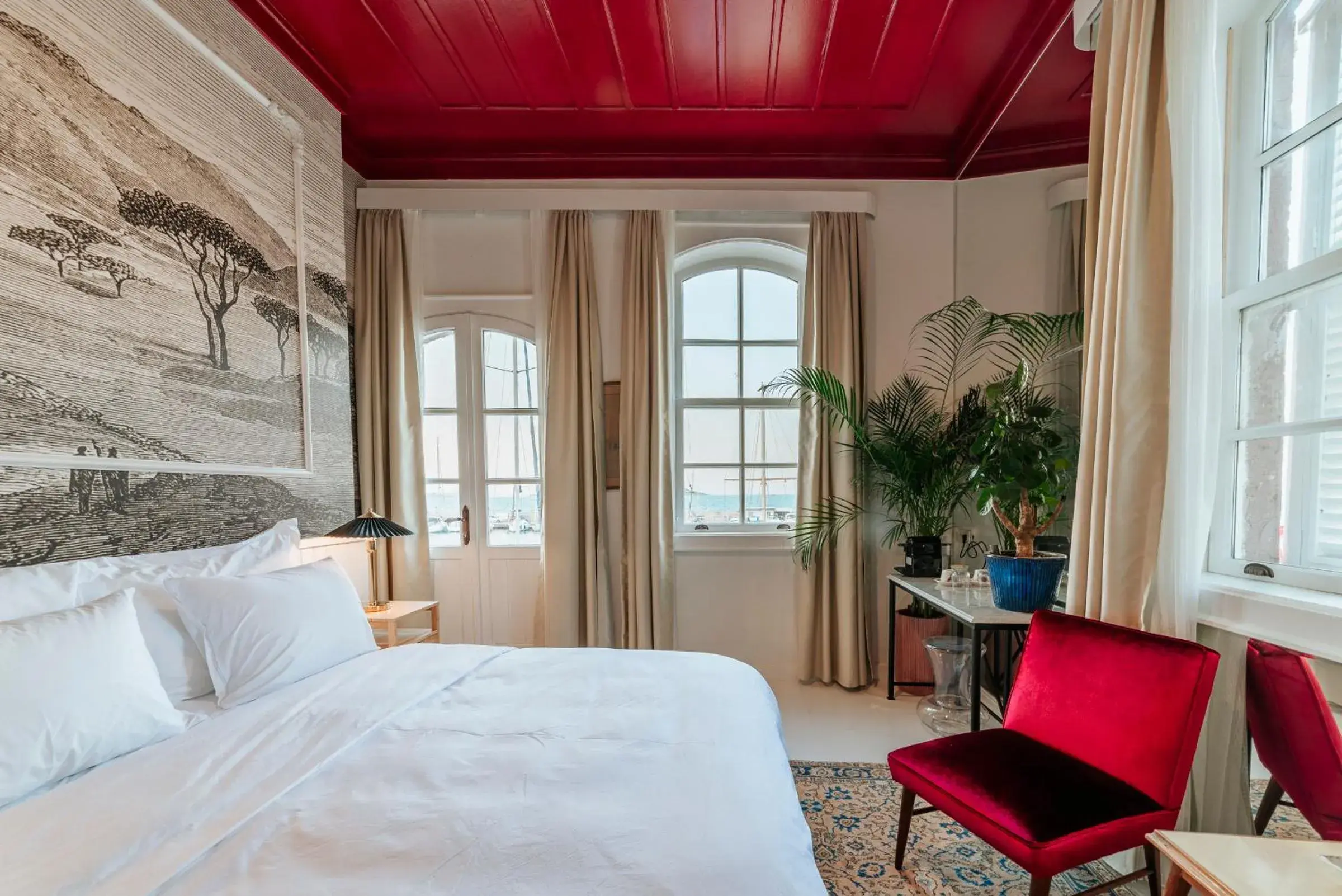 Deluxe Double Room with Balcony and Sea View in Gümrük Urla Deluxe Double Room with Balcony and Sea View in Gümrük Urla