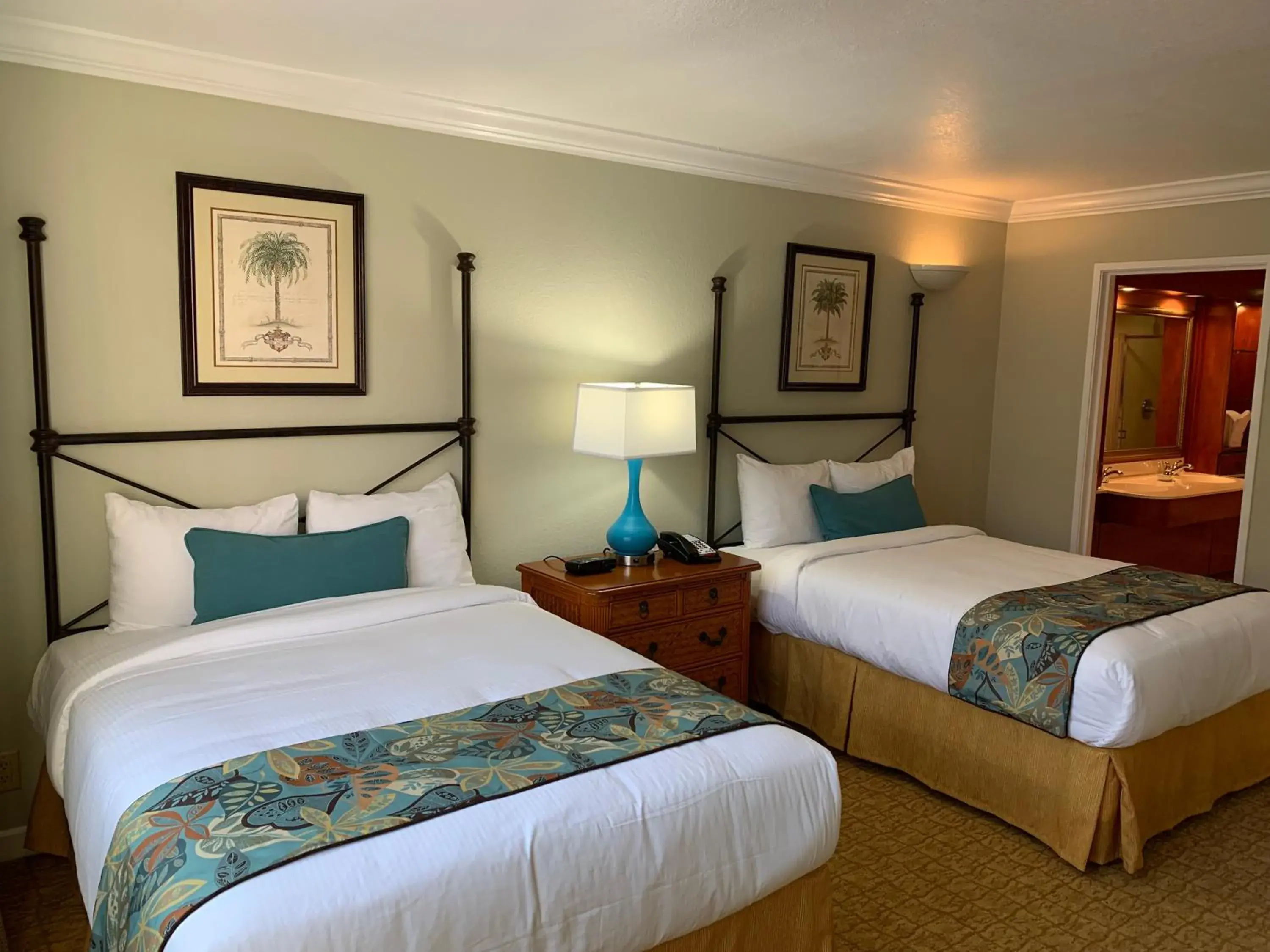 Deluxe Double Room in Palm Beach Shores Resort and Vacation Villas Deluxe Double Room in Palm Beach Shores Resort and Vacation Villas