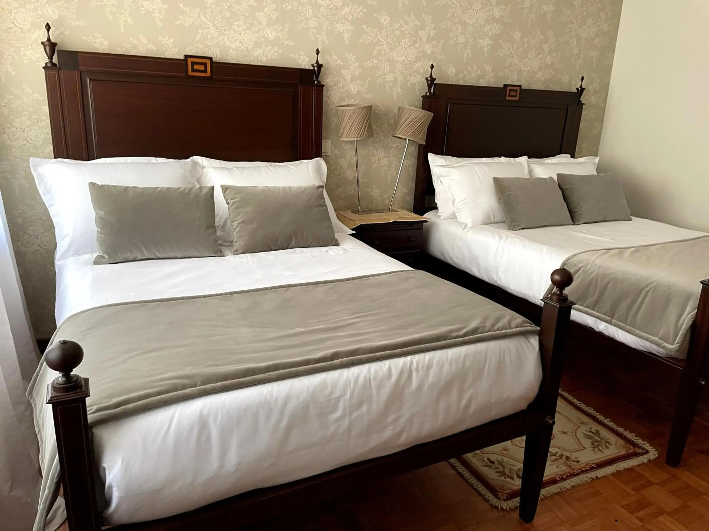 Superior Twin Room with Garden View in Santiago Family House Superior Twin Room with Garden View in Santiago Family House