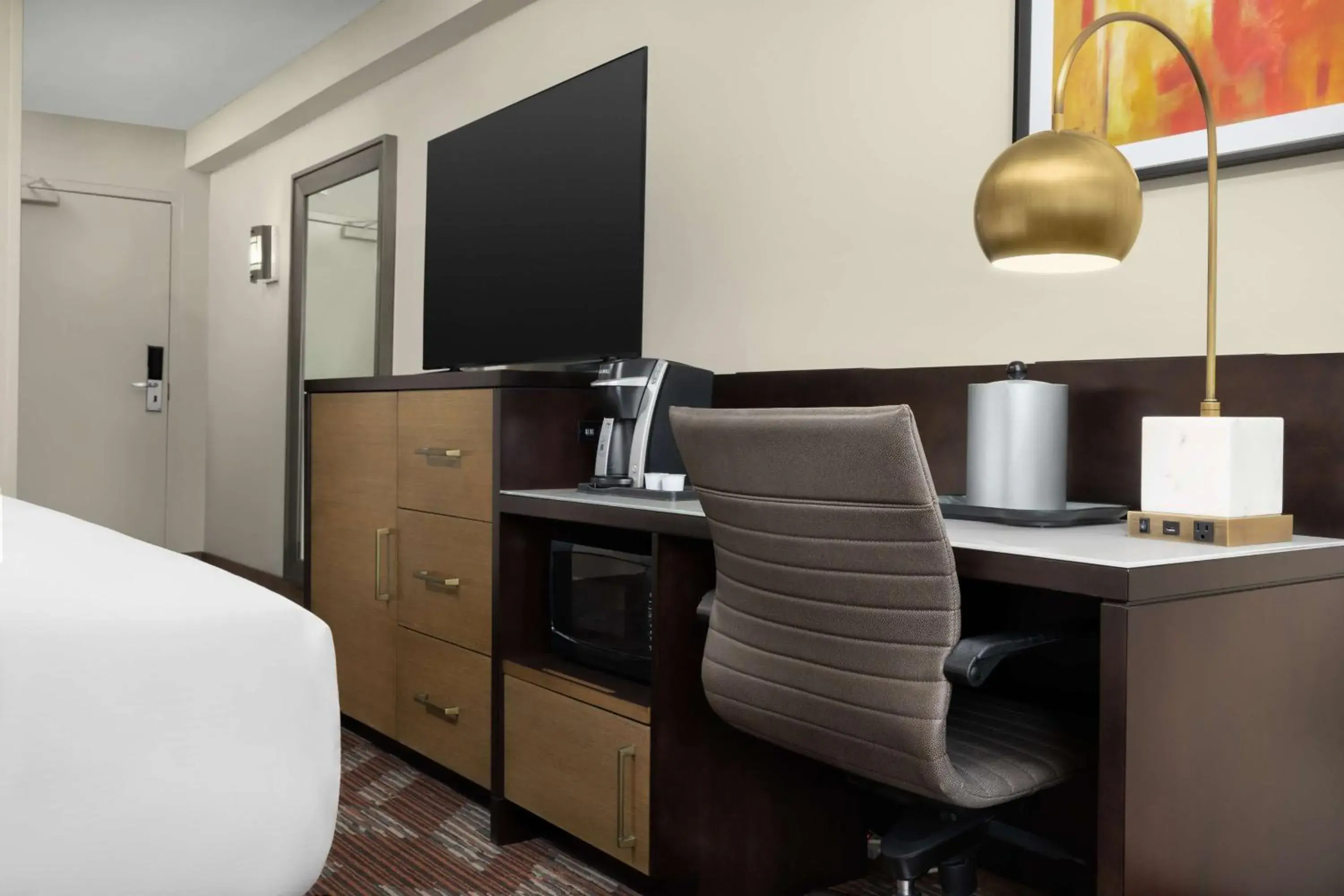 Queen Room with Two Queen Beds in Doubletree By Hilton Greensboro Airport Queen Room with Two Queen Beds in Doubletree By Hilton Greensboro Airport