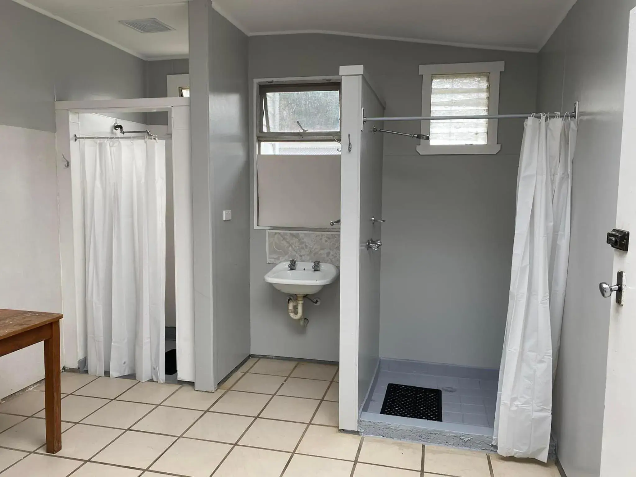 Backpackers Triple Room in Mountain View Motel Backpackers Triple Room in Mountain View Motel