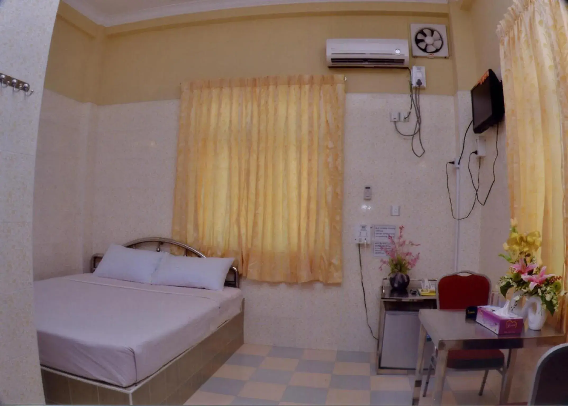 Standard Double or Twin Room in Hotel Shwe Eain Taw Standard Double or Twin Room in Hotel Shwe Eain Taw