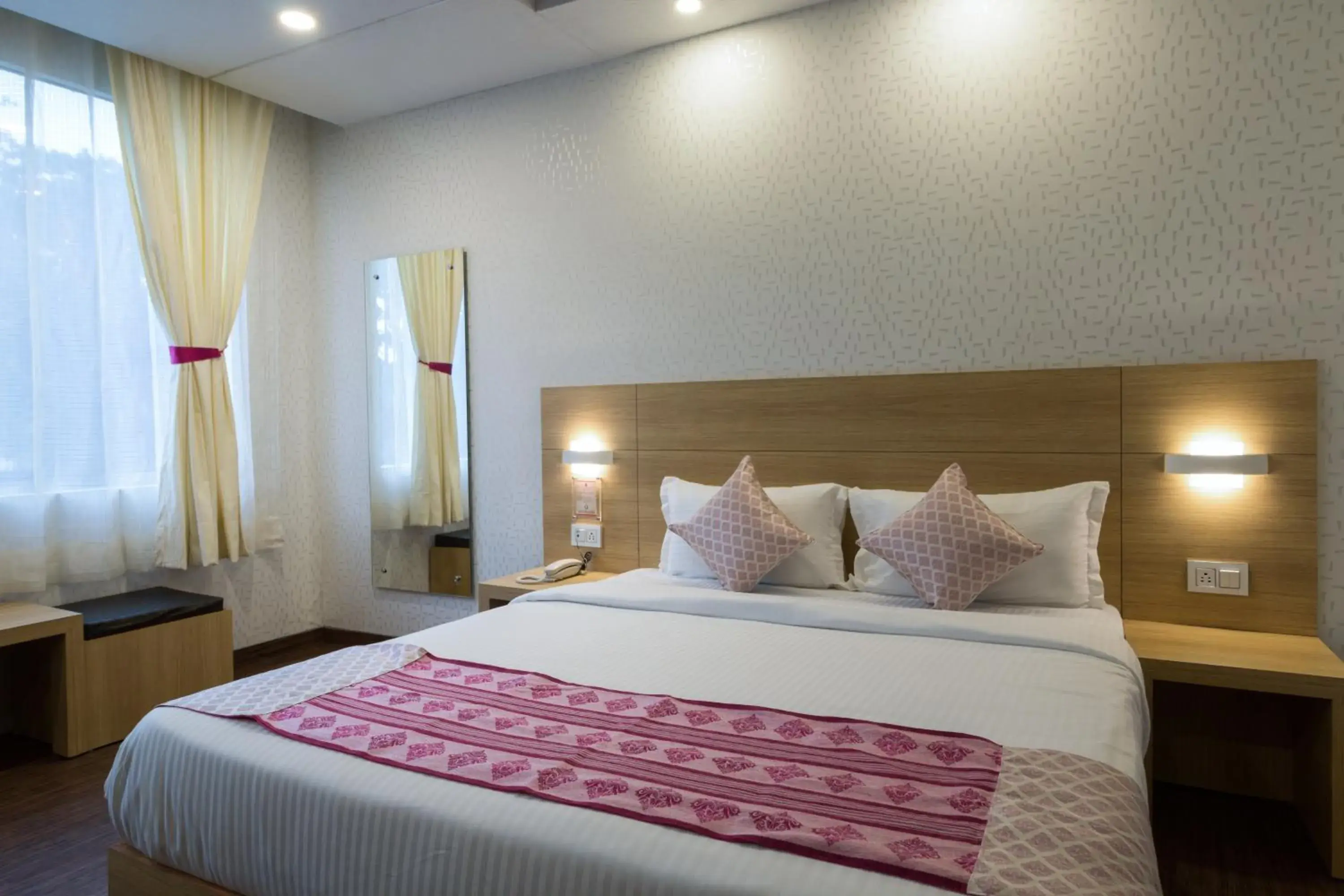 Superior Queen Room - single occupancy in The Solitaire Express Superior Queen Room - single occupancy in The Solitaire Express