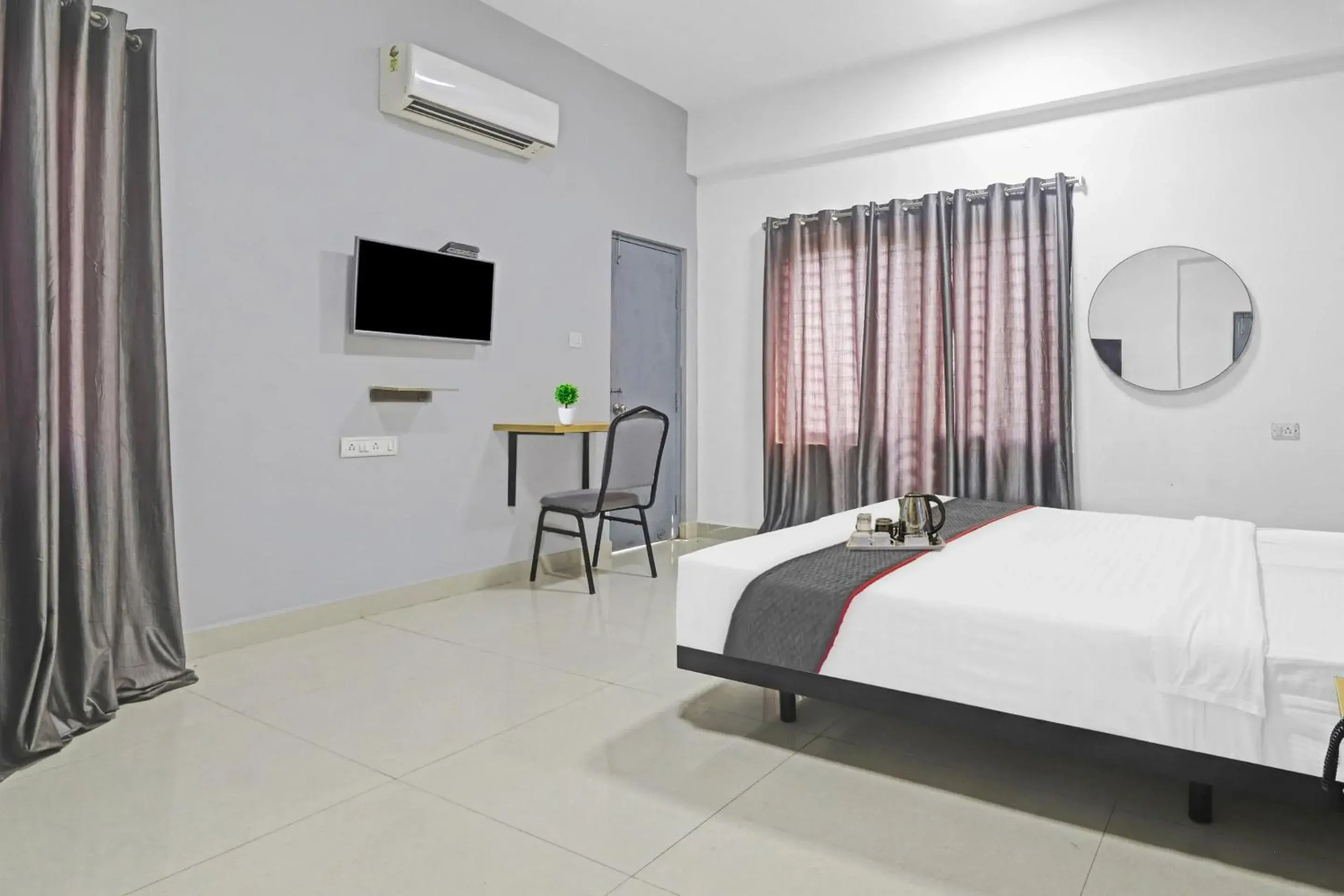 Classic Triple Room - single occupancy in Townhouse De Alphabet Classic Triple Room - single occupancy in Townhouse De Alphabet