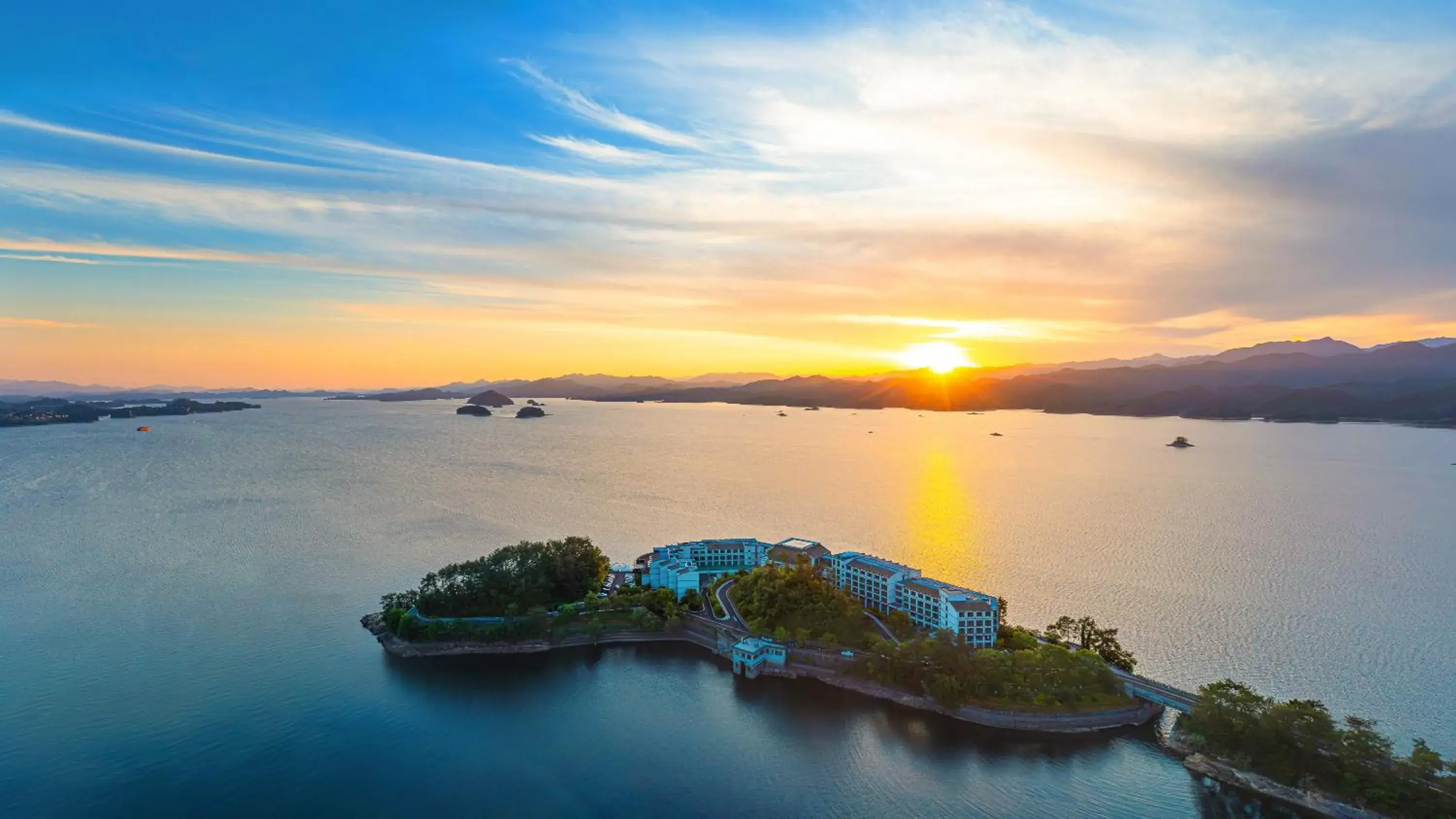 voco Thousand Island Lake by IHG voco Thousand Island Lake by IHG