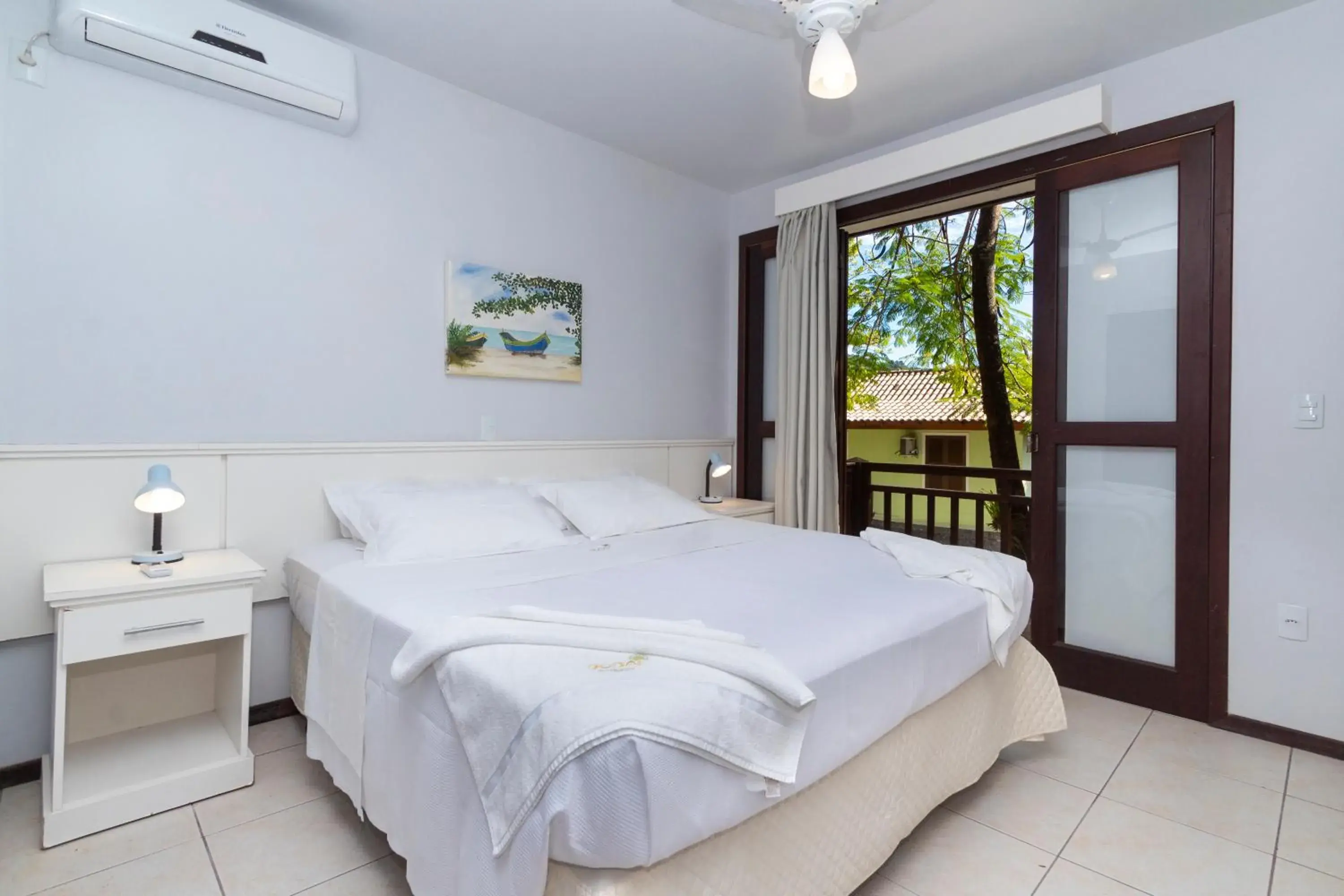 One-Bedroom Bungalow in Dubai Bungalows Bombinhas One-Bedroom Bungalow in Dubai Bungalows Bombinhas