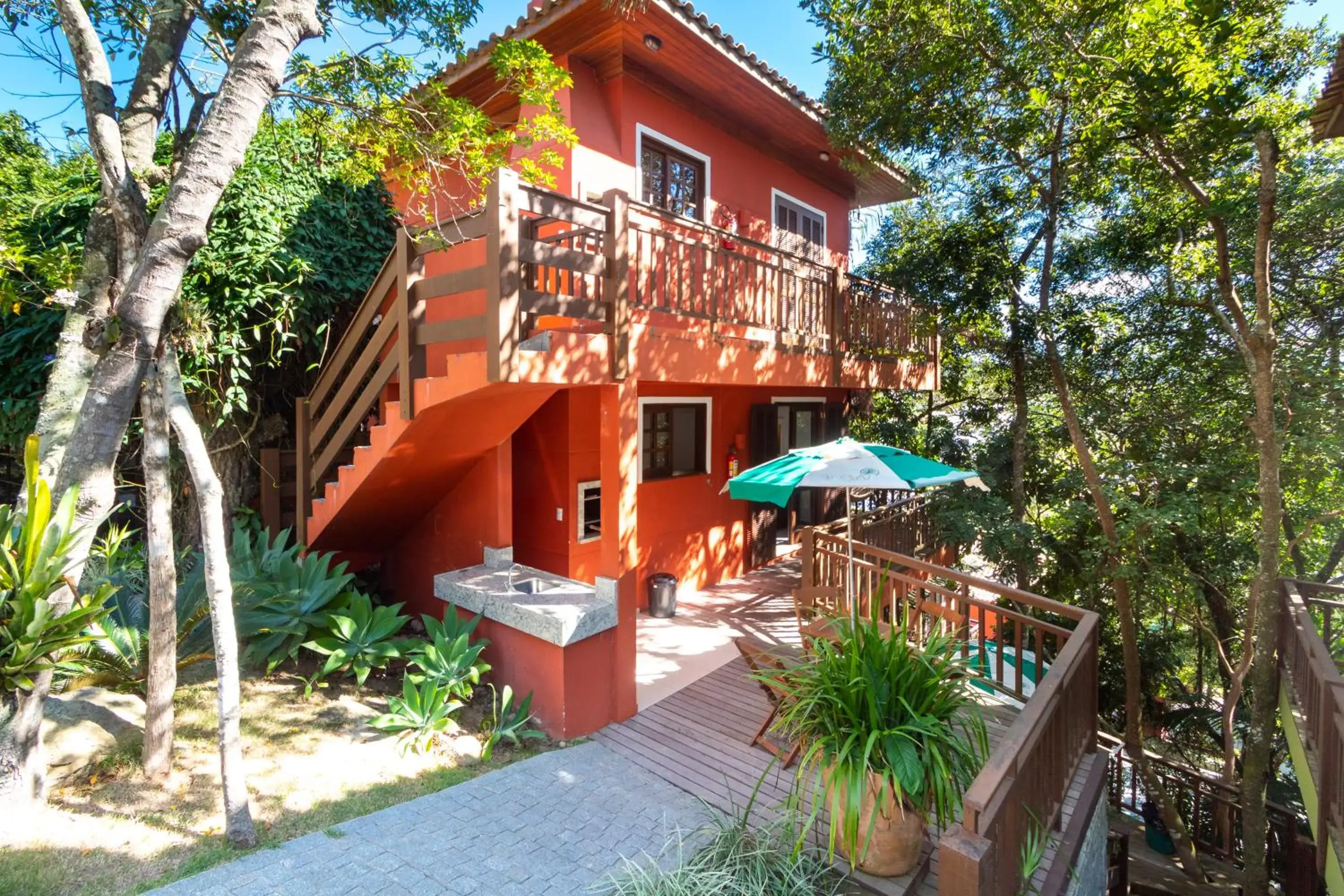 Large One-Bedroom Bungalow in Dubai Bungalows Bombinhas Large One-Bedroom Bungalow in Dubai Bungalows Bombinhas