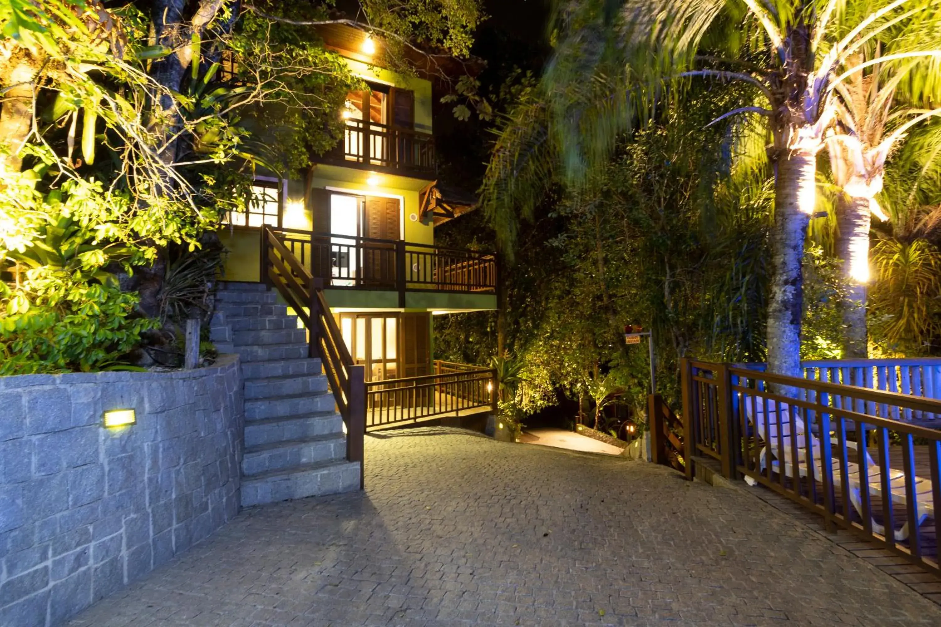 Triple Room with Private Bathroom in Dubai Bungalows Bombinhas Triple Room with Private Bathroom in Dubai Bungalows Bombinhas