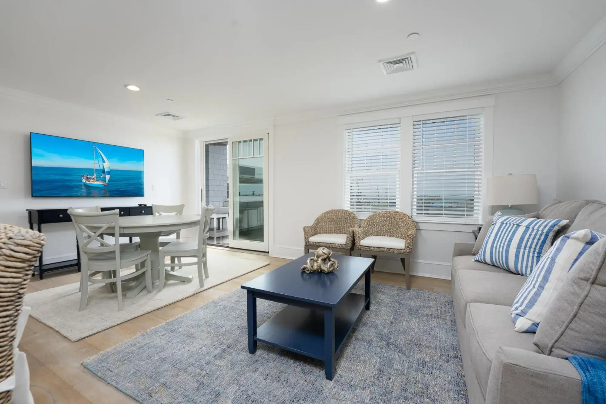 Two-Bedroom Apartment in Thomas Sea Suites at Harbourtown Two-Bedroom Apartment in Thomas Sea Suites at Harbourtown