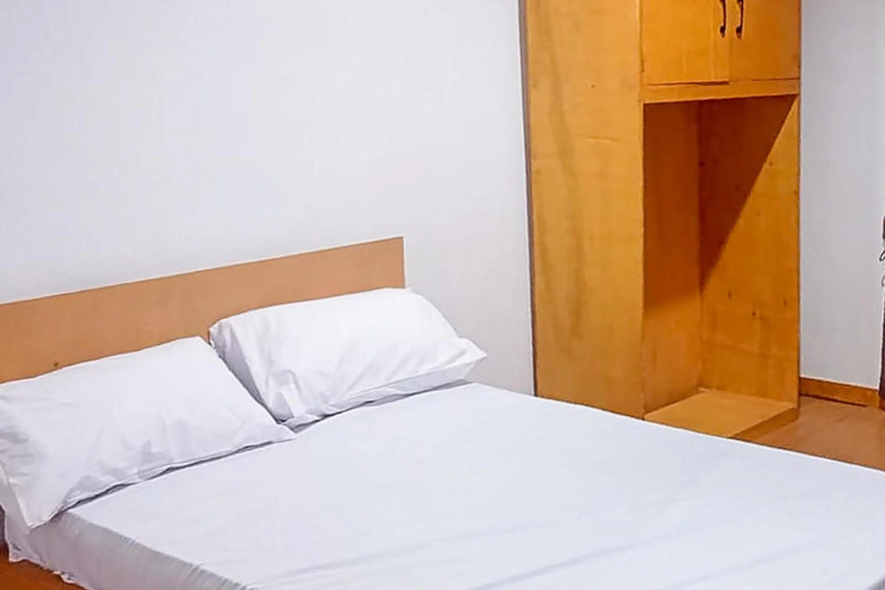 Standard Double Room in Cangguhos Syariah RedPartner Standard Double Room in Cangguhos Syariah RedPartner