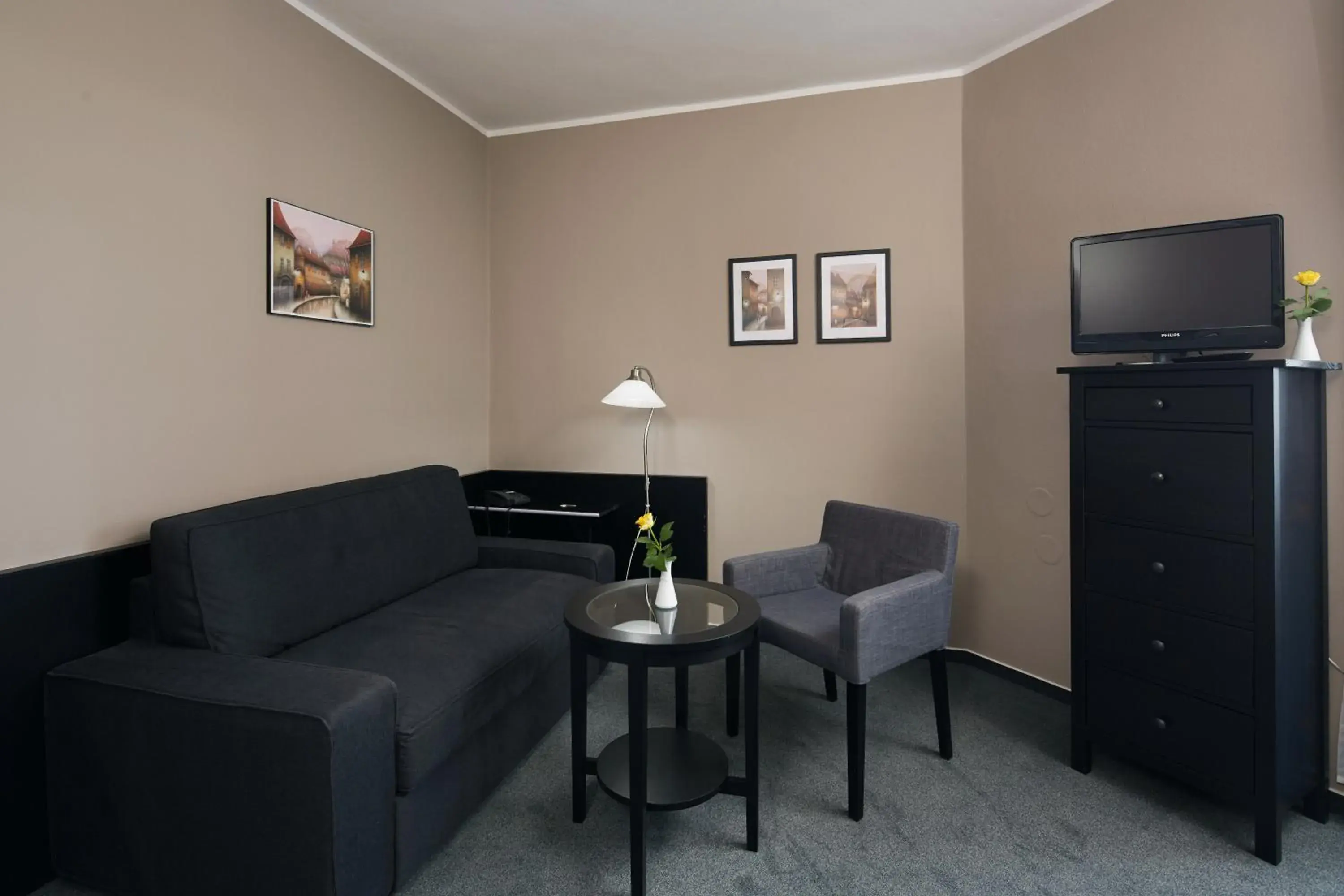 Double Room with Extra Bed in Hotel Tulipan Pruhonice Double Room with Extra Bed in Hotel Tulipan Pruhonice