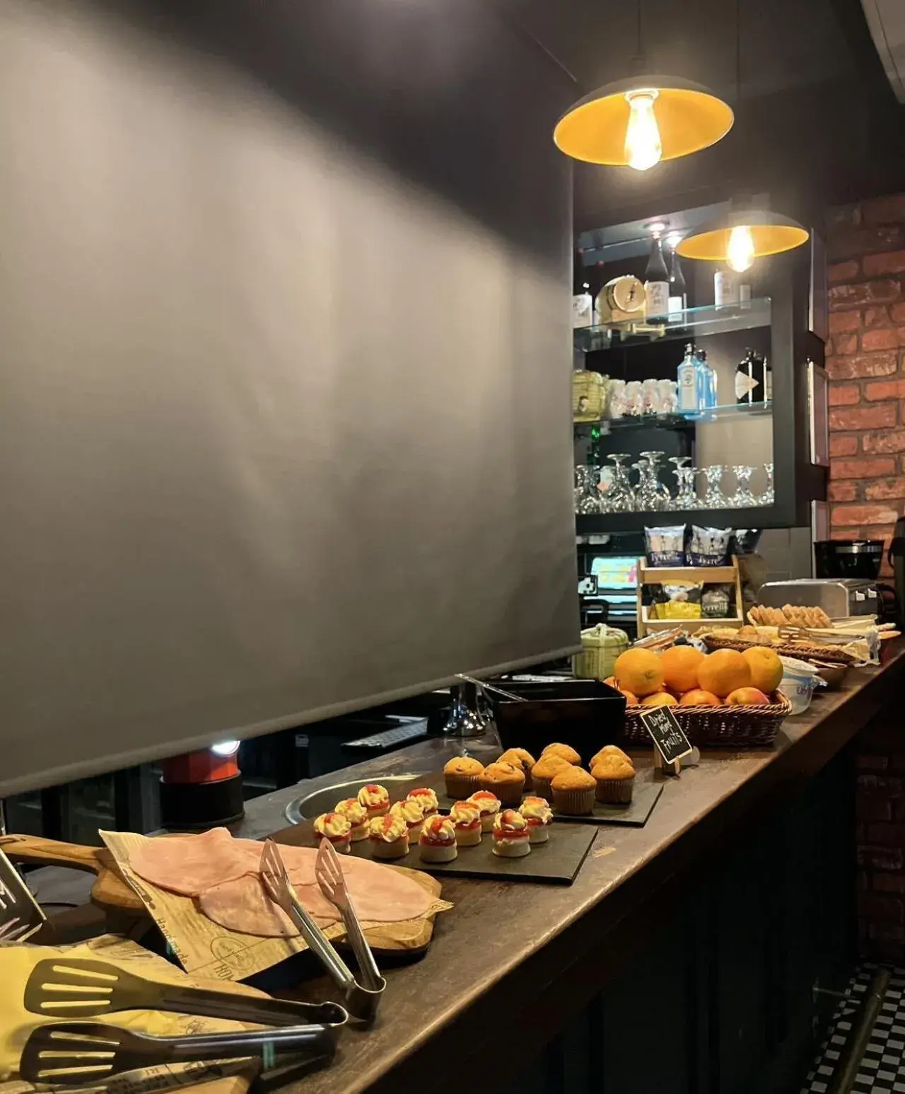 Single Room - single occupancy in The Wellington Hotel Birmingham - Breakfast Included, Near O2 Academy & City Centre Single Room - single occupancy in The Wellington Hotel Birmingham - Breakfast Included, Near O2 Academy & City Centre