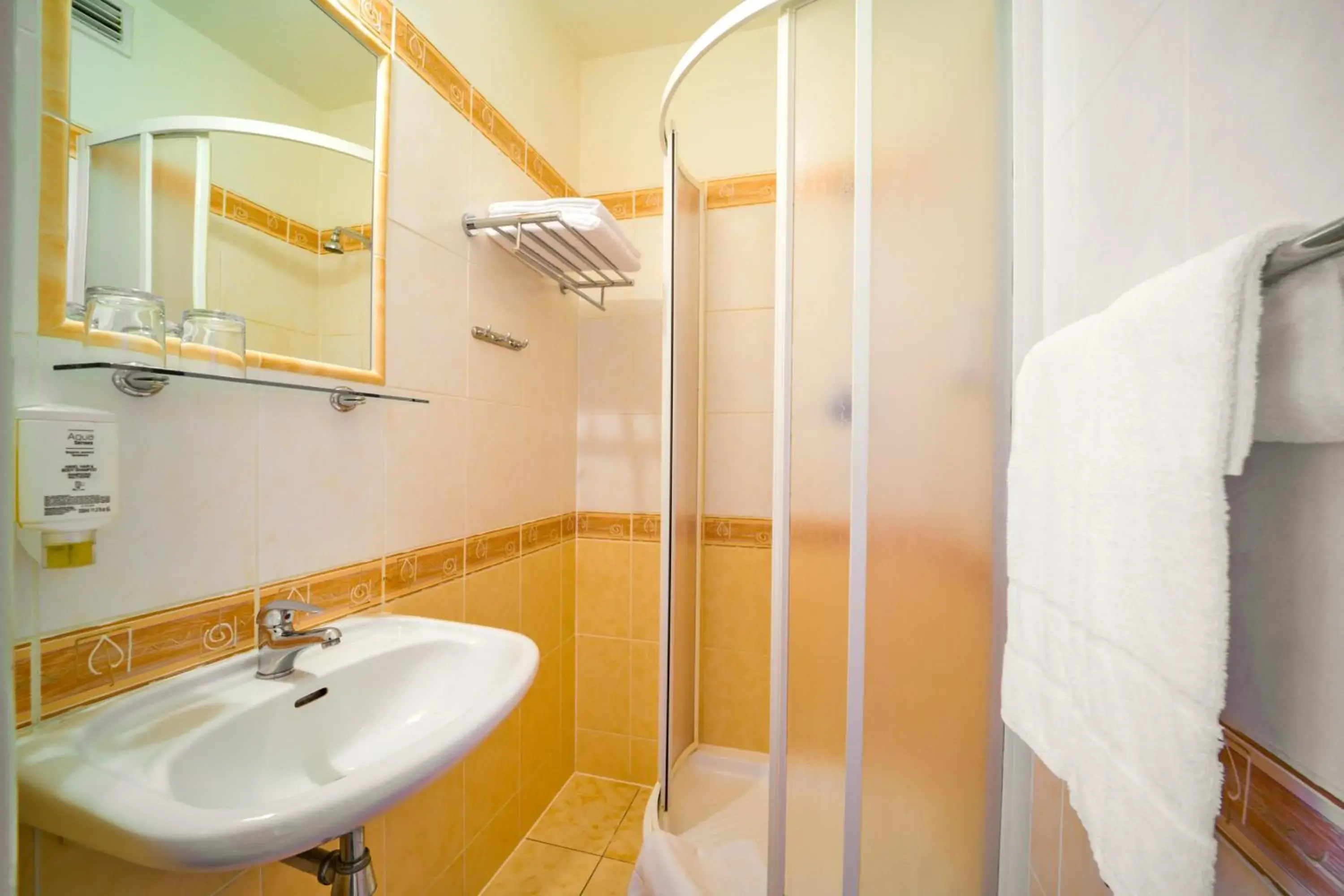 Triple Room in Hotel Uno Prague Triple Room in Hotel Uno Prague