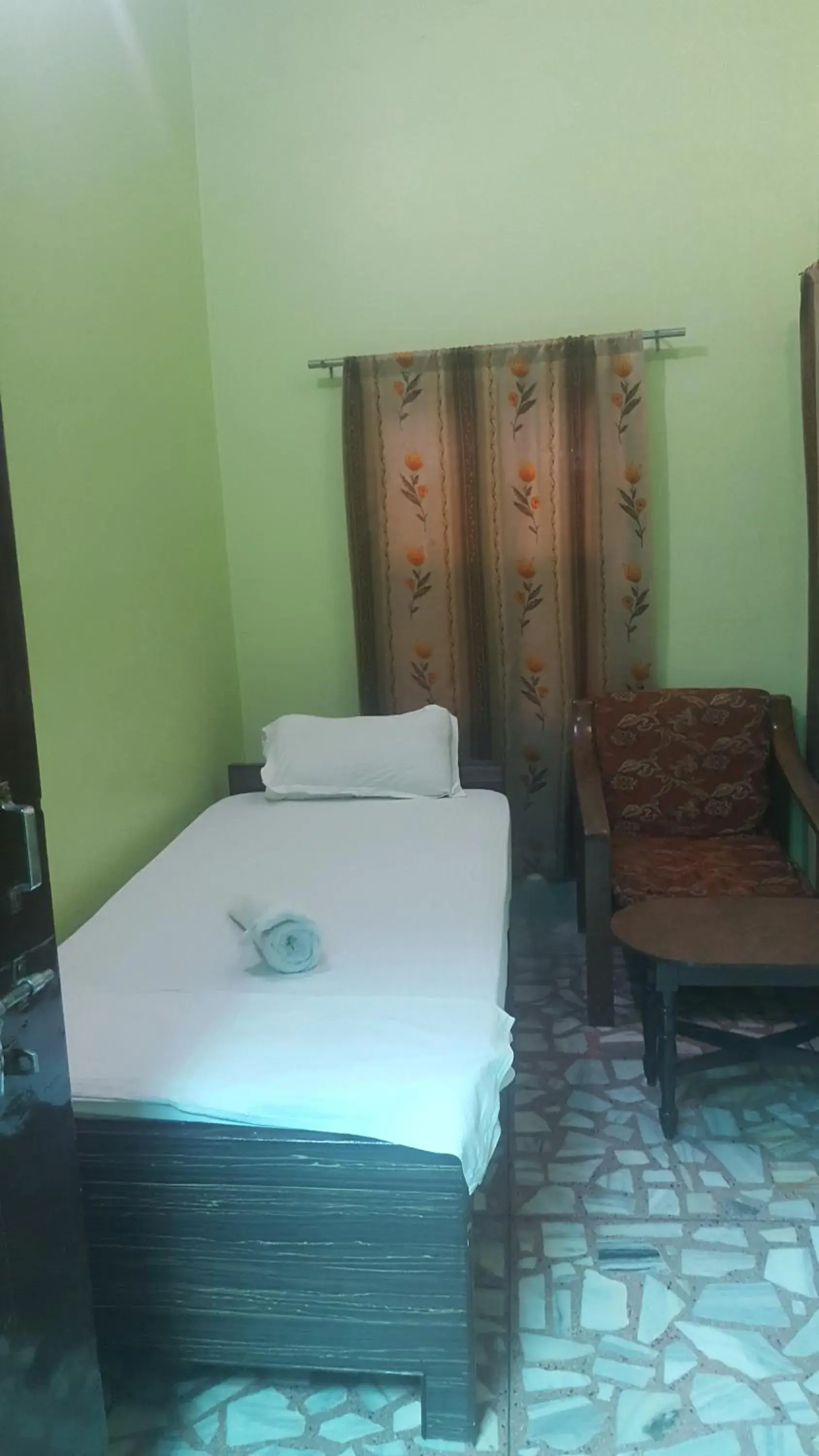 Single Room with Private External Bathroom in Baba Guest House Single Room with Private External Bathroom in Baba Guest House