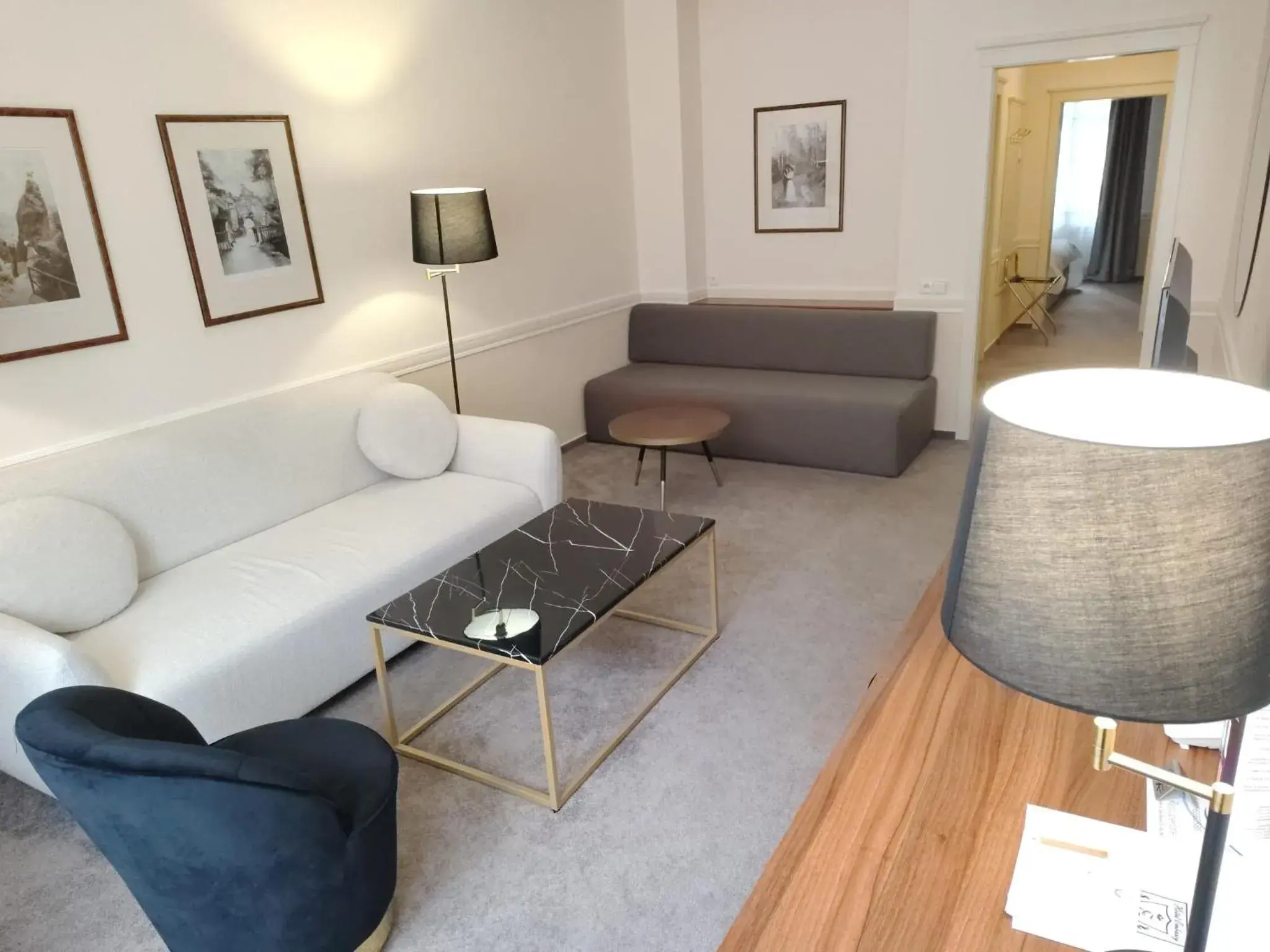 Suite in Hotel Embassy Suite in Hotel Embassy