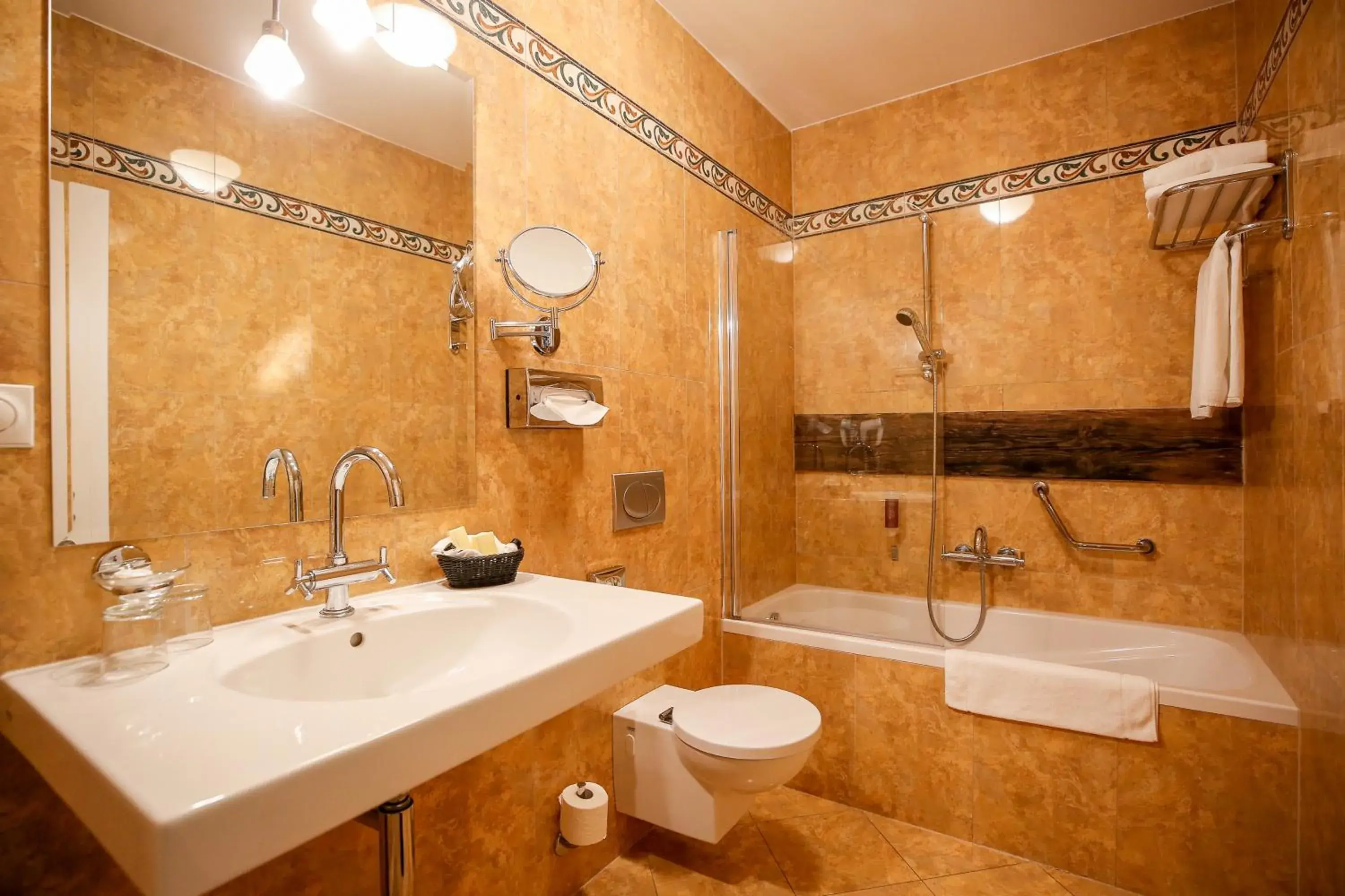 Suite in LH Hotel Dvořák Tábor Congress & Wellness Suite in LH Hotel Dvořák Tábor Congress & Wellness