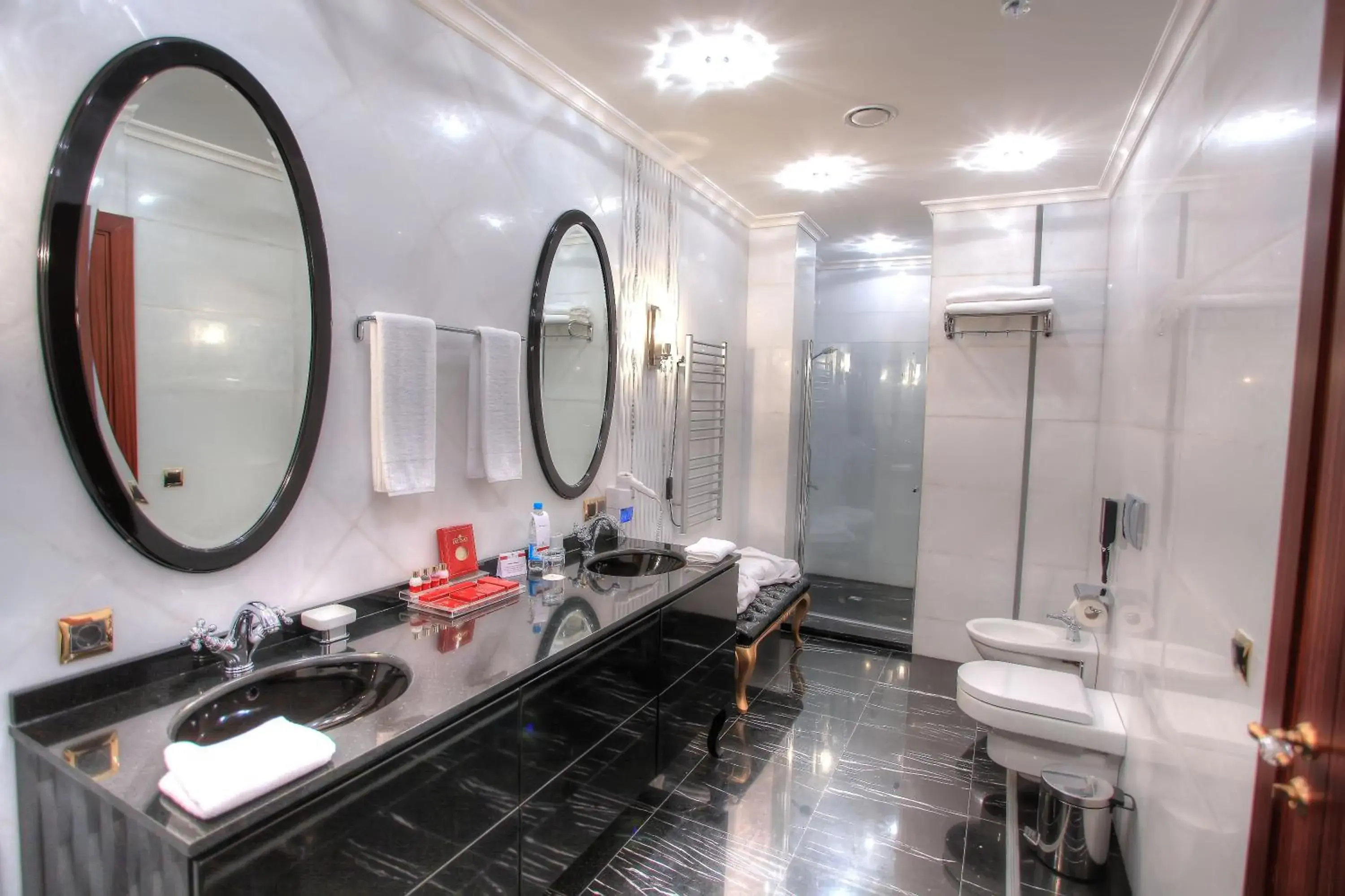 Suite with Lake View in Lake Palace Baku Suite with Lake View in Lake Palace Baku