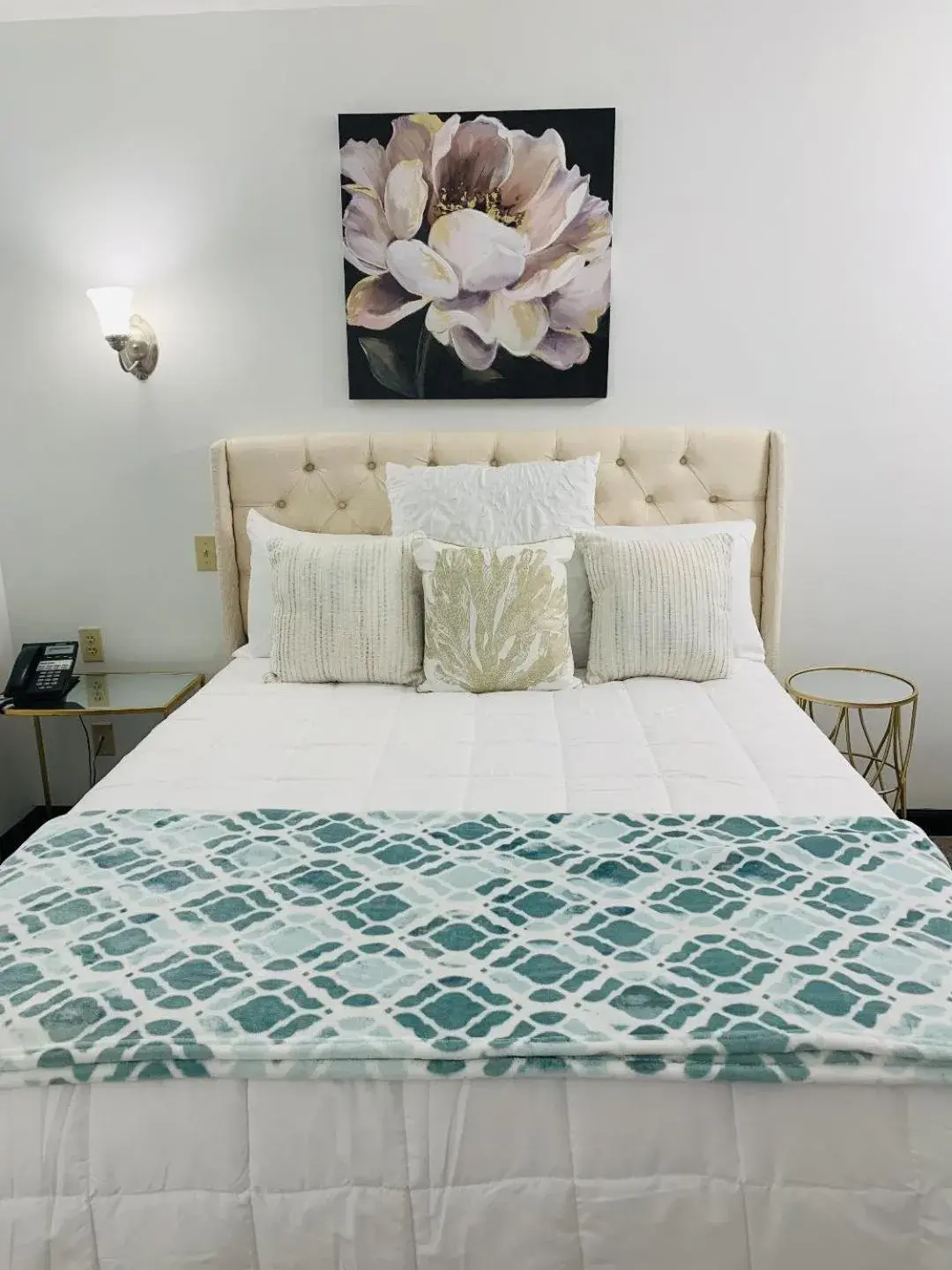 Standard Queen Room in EC Reed's Mercantile and Hotel Standard Queen Room in EC Reed's Mercantile and Hotel