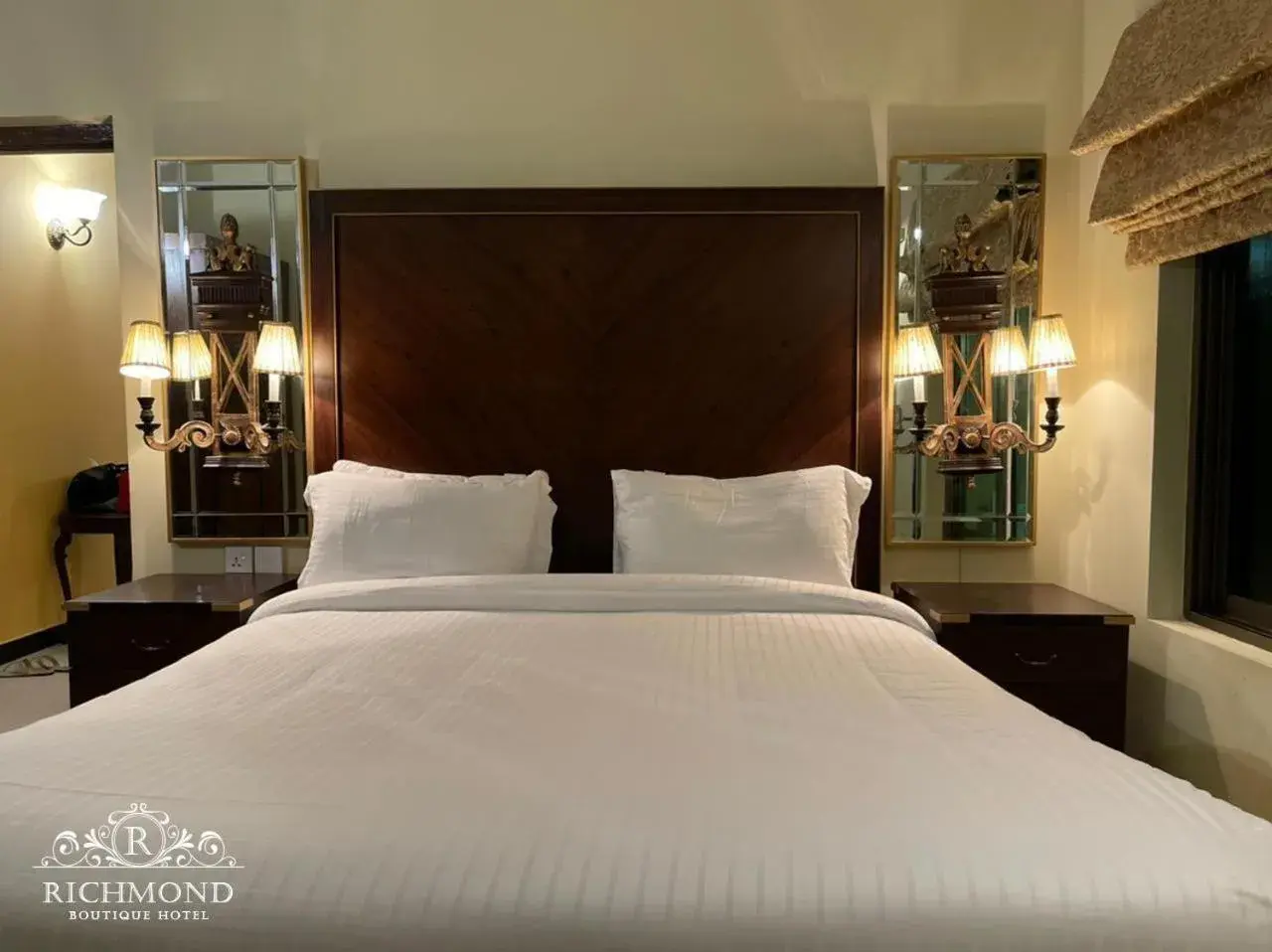 Two-Bedroom Chalet in Richmond Boutique Hotel Two-Bedroom Chalet in Richmond Boutique Hotel