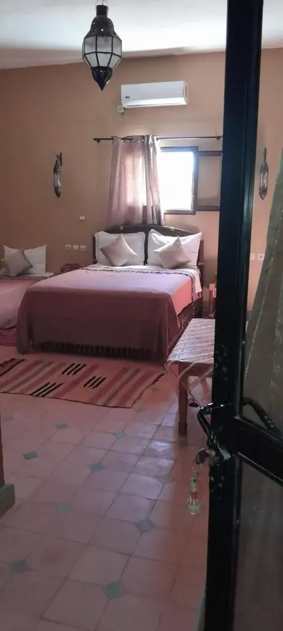 Quadruple Room with Mountain View in LESCALE DE OUARZAZATE Quadruple Room with Mountain View in LESCALE DE OUARZAZATE