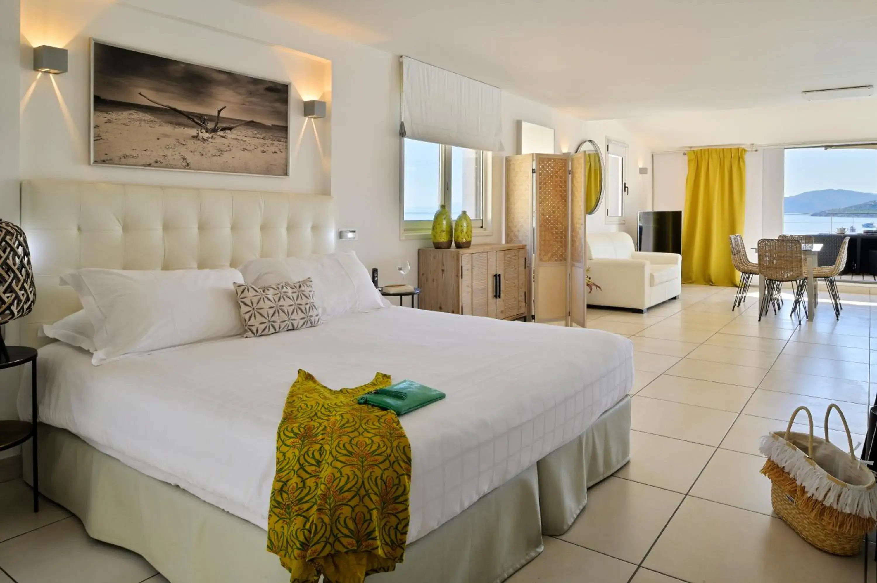 Panoramic sea view suite with jacuzzi in L'Escale Côté Sud Panoramic sea view suite with jacuzzi in L'Escale Côté Sud