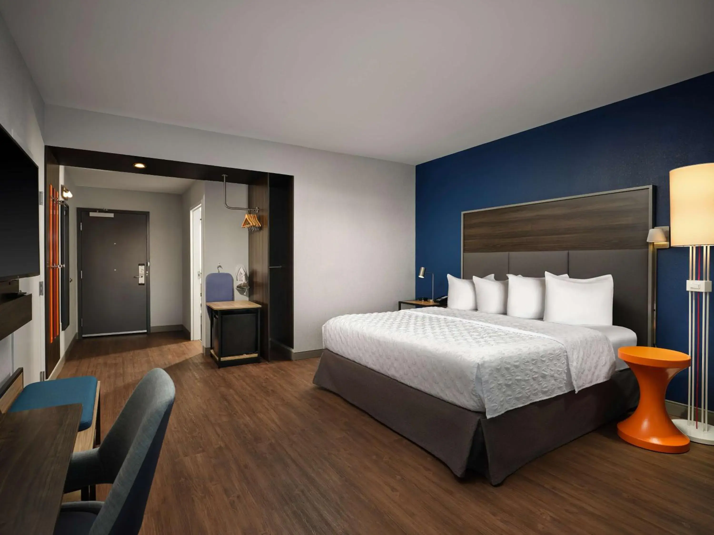 King Room with Bath Tub - Mobility Access in Tru By Hilton Tupelo, Ms King Room with Bath Tub - Mobility Access in Tru By Hilton Tupelo, Ms