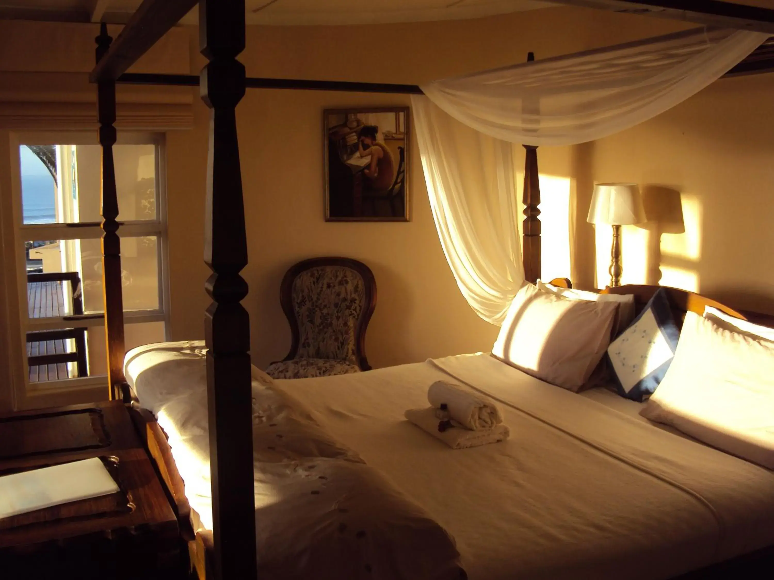 Double Room with Four Poster Bed in The Tops Double Room with Four Poster Bed in The Tops