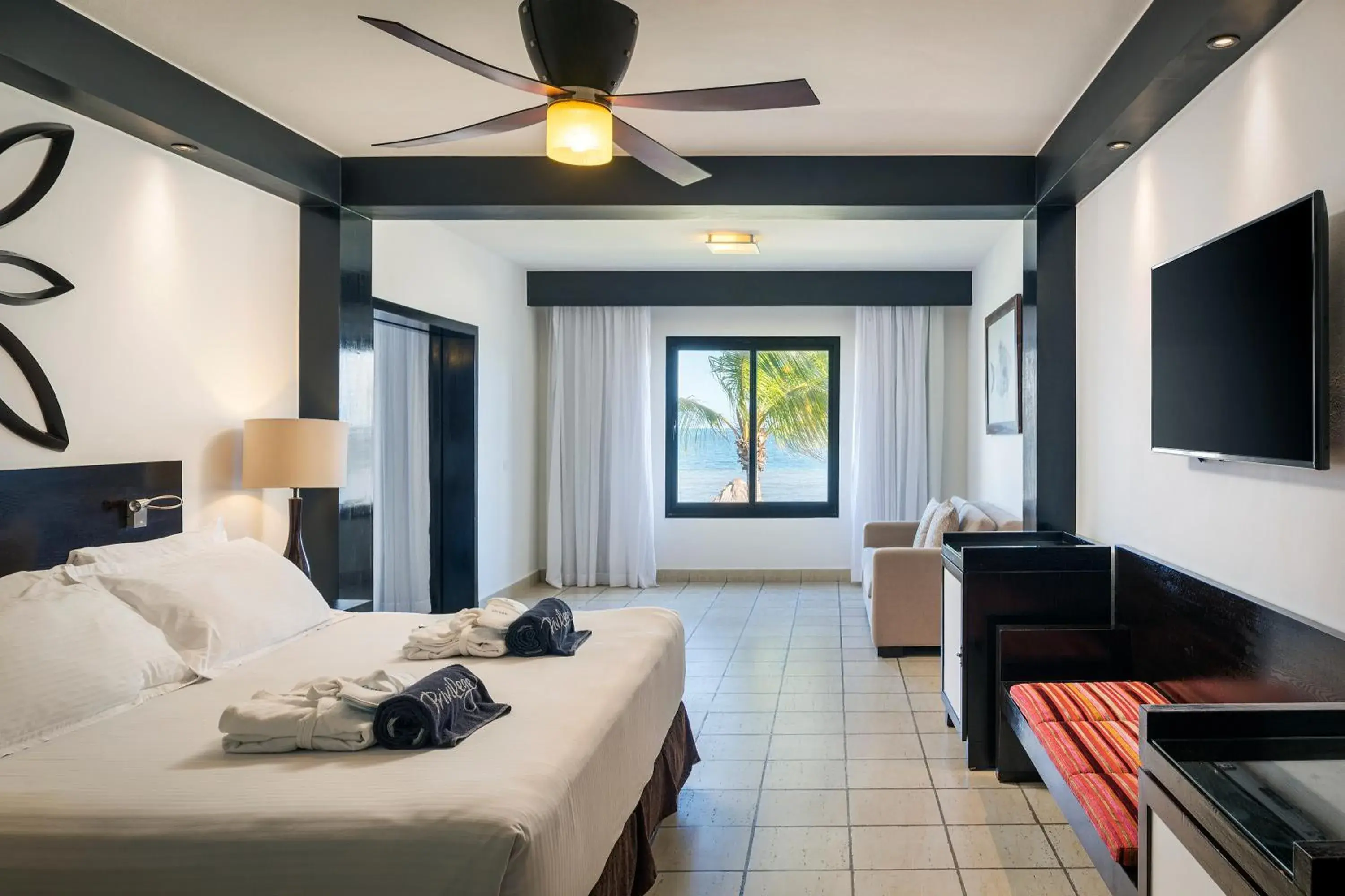 Master Suite - single occupancy in Ocean Coral & Turquesa All Inclusive Master Suite - single occupancy in Ocean Coral & Turquesa All Inclusive