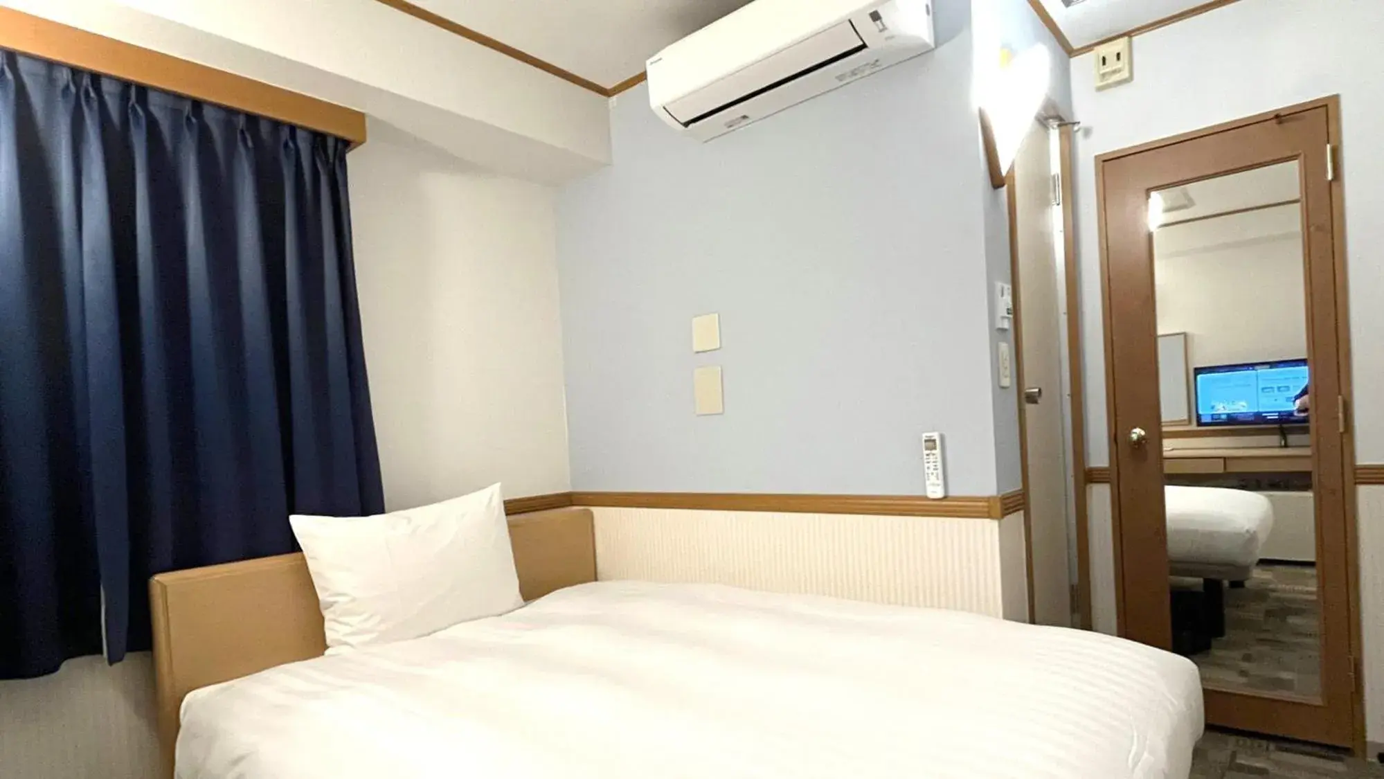 Double Room for Single Use - Smoking in Toyoko Inn Hokkaido Sapporo-eki Minami-guchi Double Room for Single Use - Smoking in Toyoko Inn Hokkaido Sapporo-eki Minami-guchi