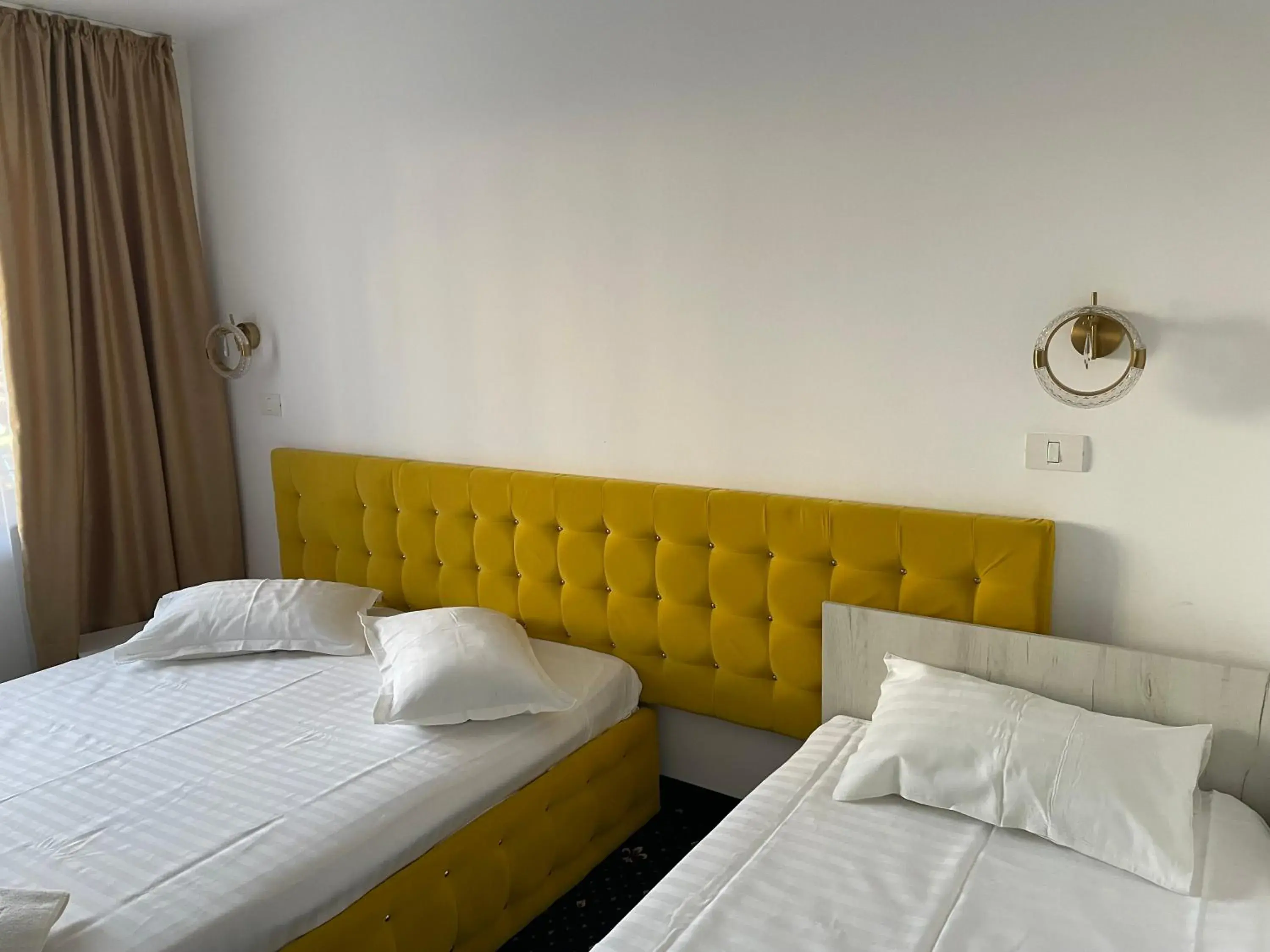 Triple Room with Balcony in Hotel & MedSpa Siret Triple Room with Balcony in Hotel & MedSpa Siret