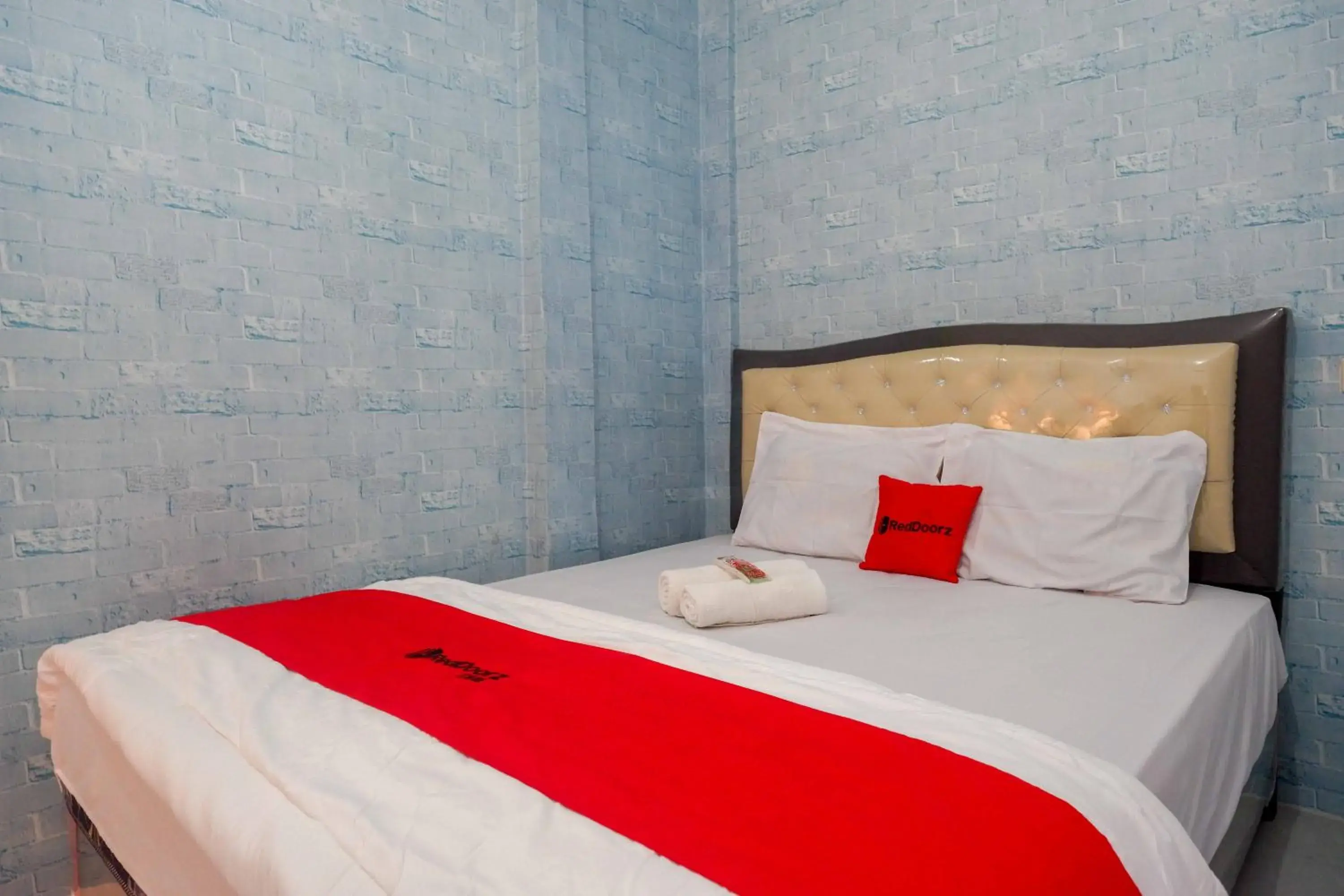 Standard Double Room in RedDoorz Syariah near RS Mitra Siaga Standard Double Room in RedDoorz Syariah near RS Mitra Siaga