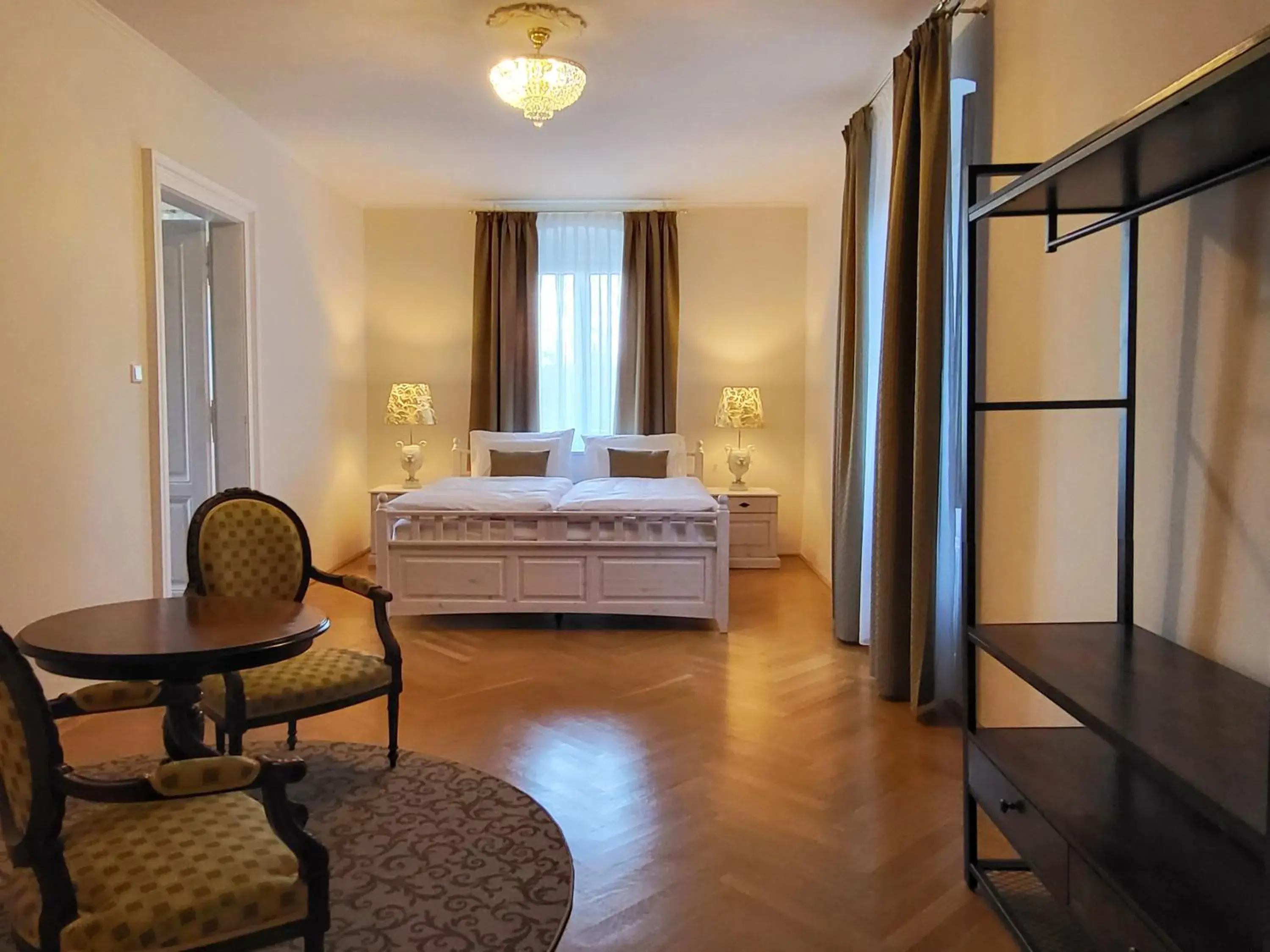 Suite with Garden View in Palais Kneissl Suite with Garden View in Palais Kneissl