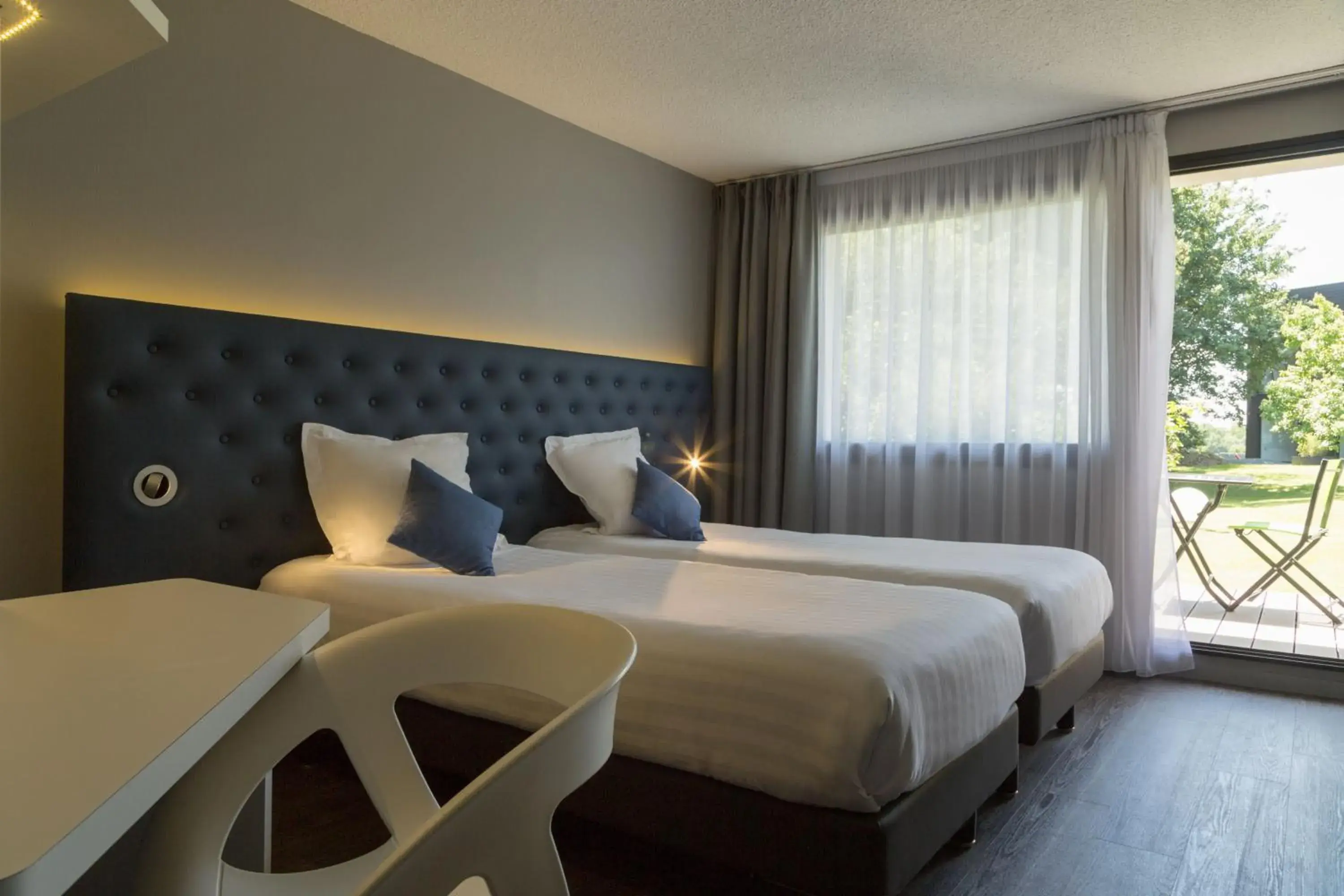 Twin Room with Terrace in The Originals City, Hôtel Les Caps, Saint-Brieuc Est Twin Room with Terrace in The Originals City, Hôtel Les Caps, Saint-Brieuc Est