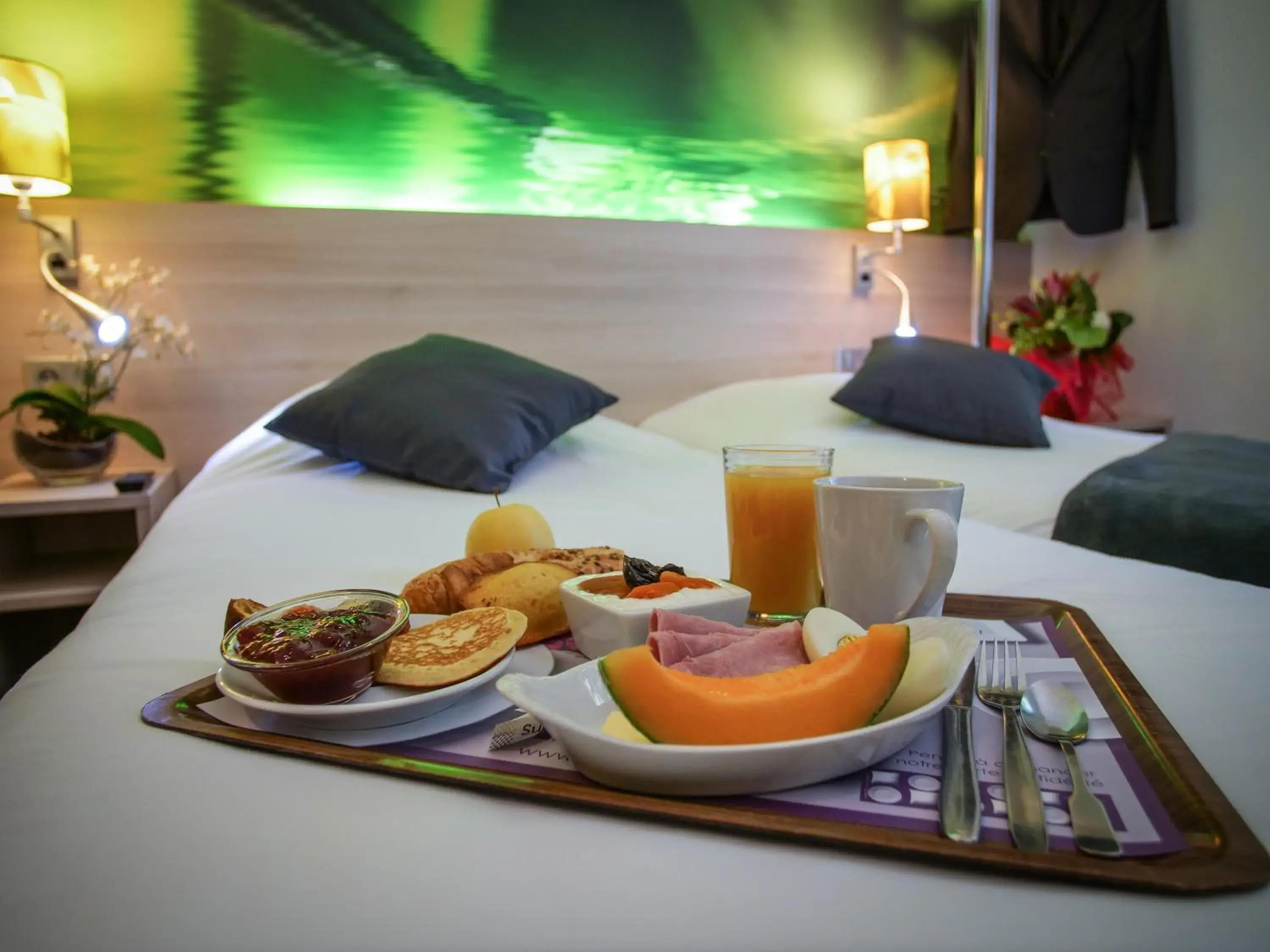 Triple Room in Hotel Inn Design Resto Novo Challans Triple Room in Hotel Inn Design Resto Novo Challans