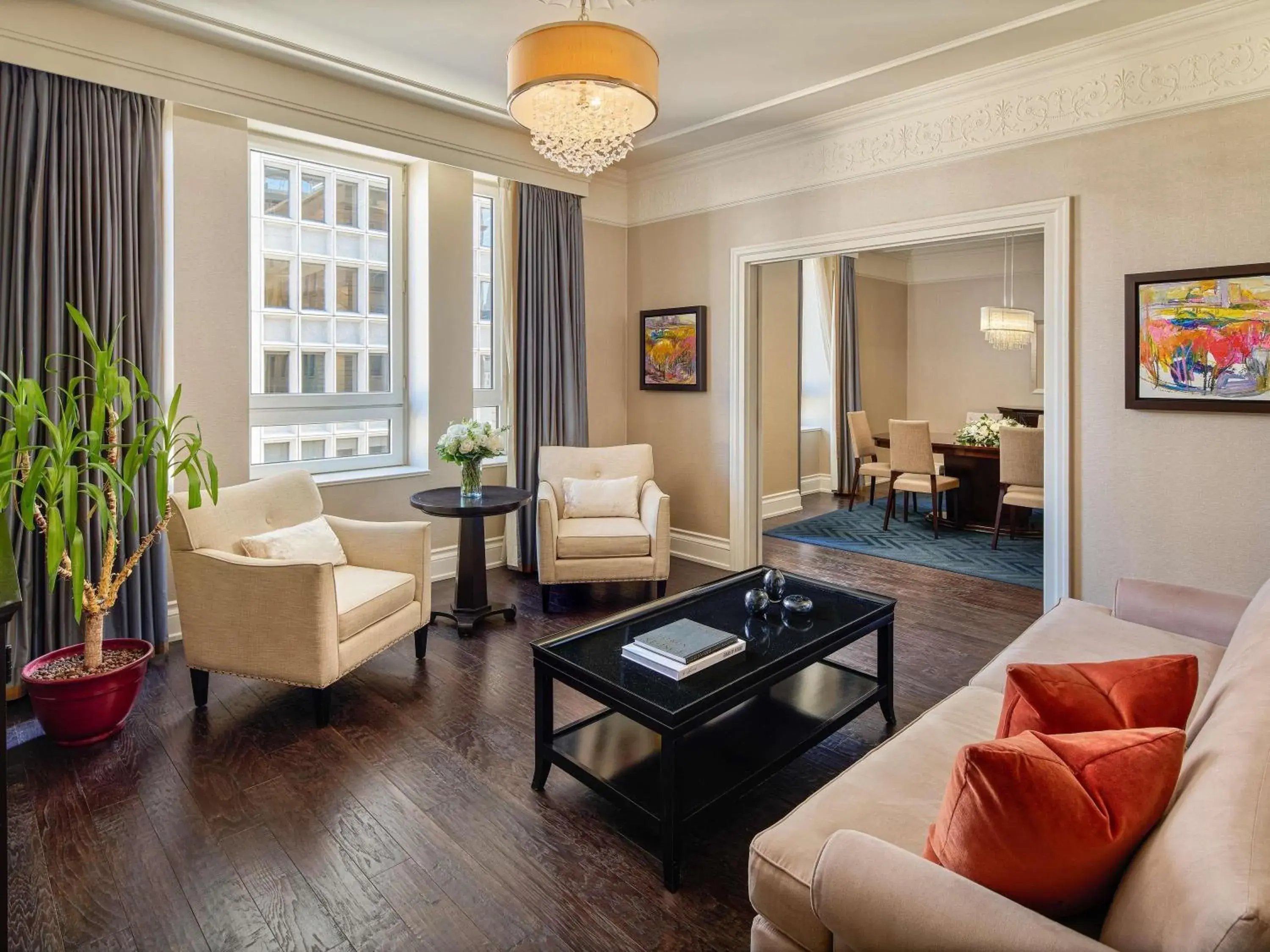 Royal One Bedroom Suite with One King Bed - City or Courtyard View in Fairmont Palliser Royal One Bedroom Suite with One King Bed - City or Courtyard View in Fairmont Palliser