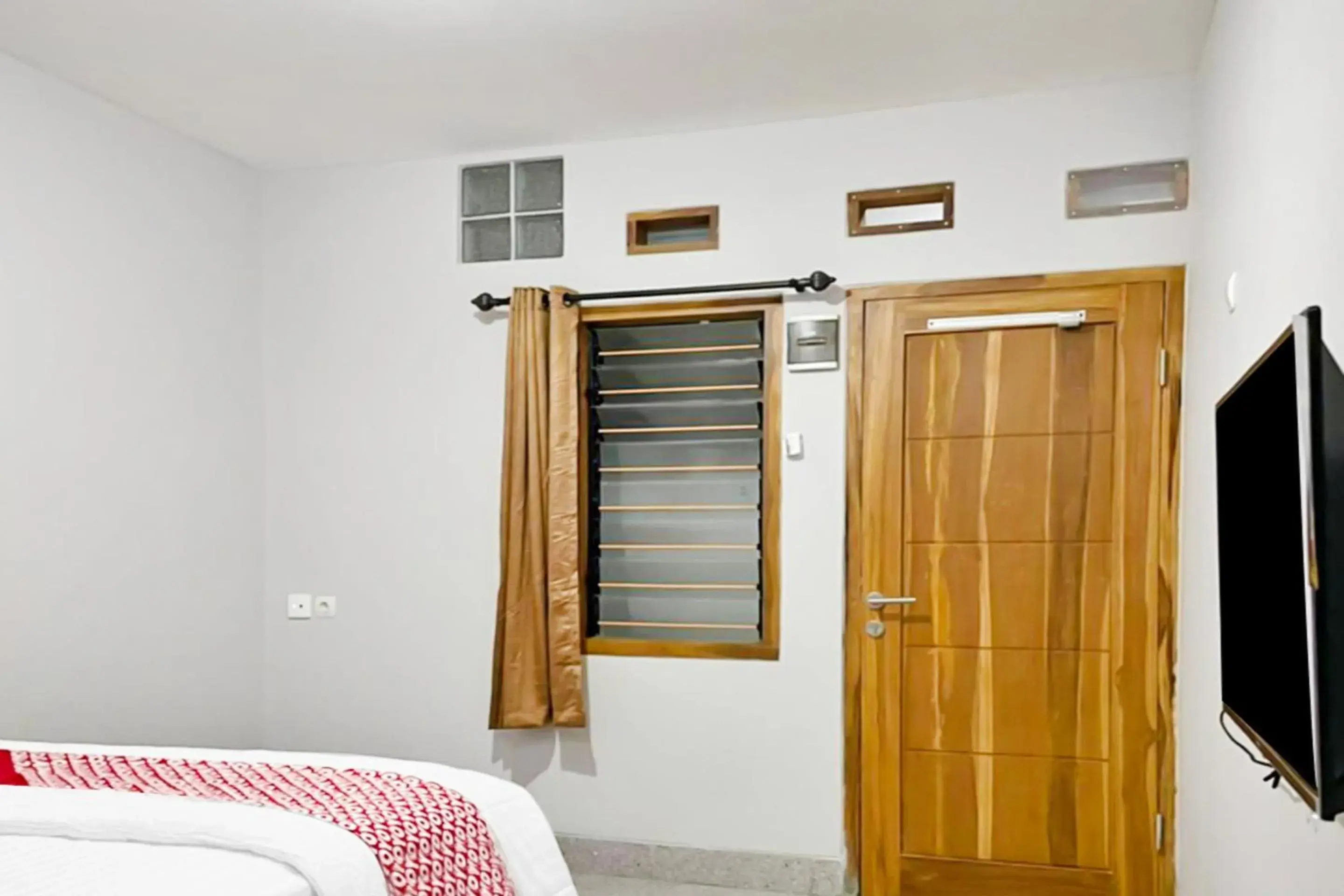 Standard Double Room in Hotel O Kbr Home Standard Double Room in Hotel O Kbr Home