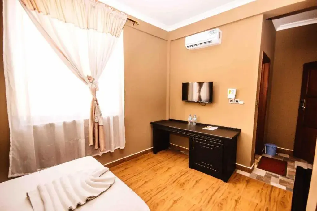 Standard Single Room - single occupancy in Panone Hotel Boma Standard Single Room - single occupancy in Panone Hotel Boma