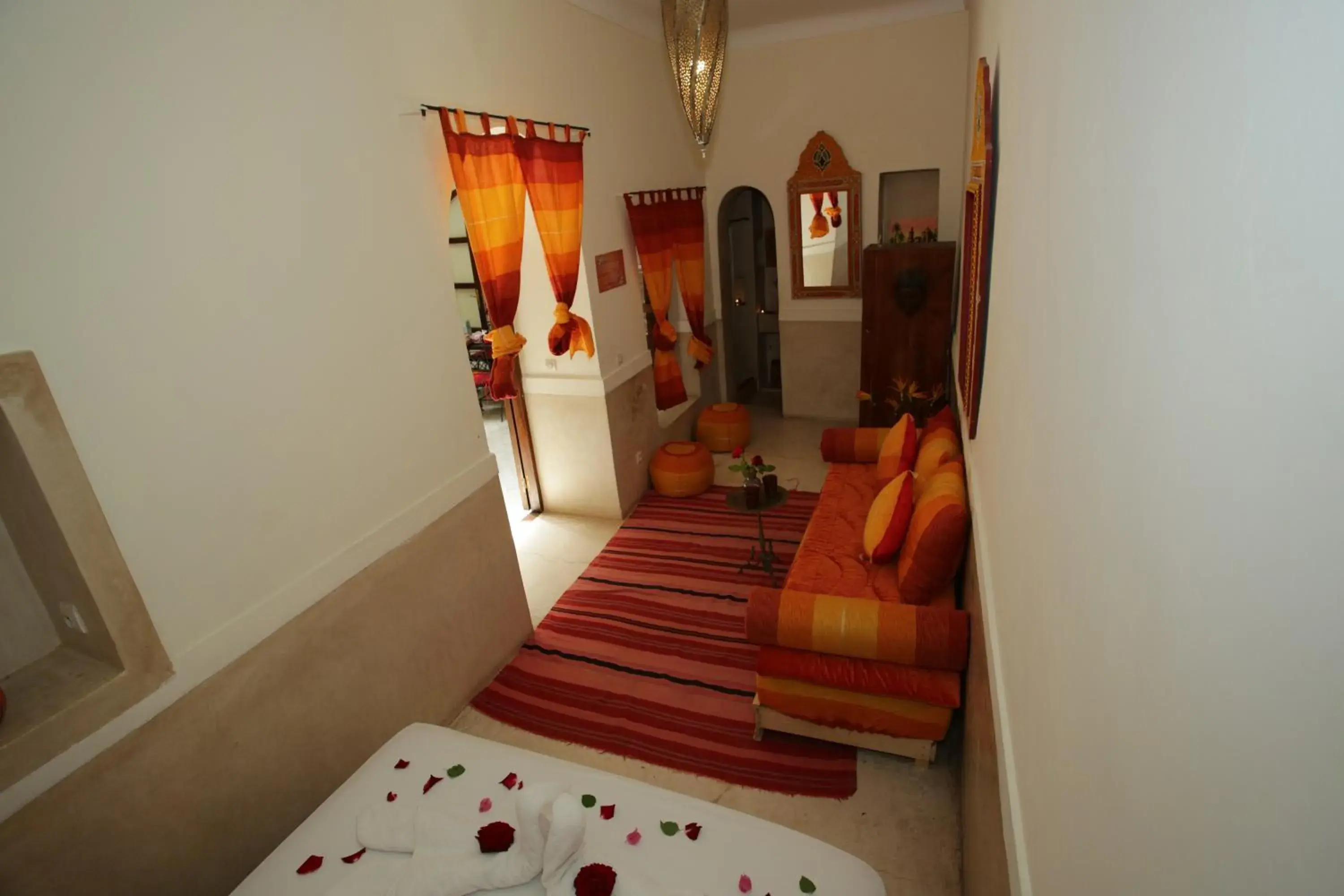 Double Room - single occupancy in Riad white flowers Double Room - single occupancy in Riad white flowers