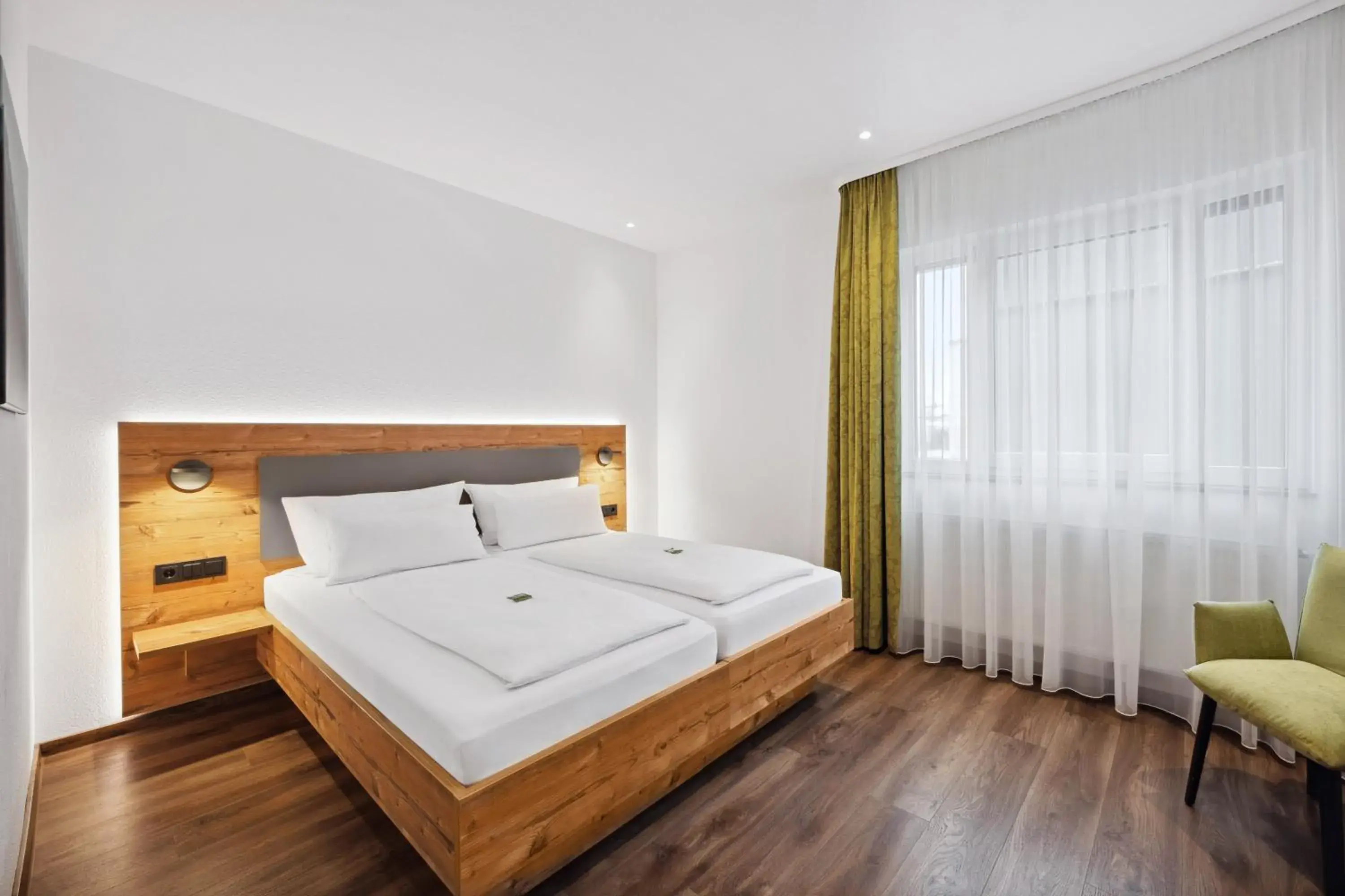 Double Room - Disability Access in Hotel Zeppelin Double Room - Disability Access in Hotel Zeppelin