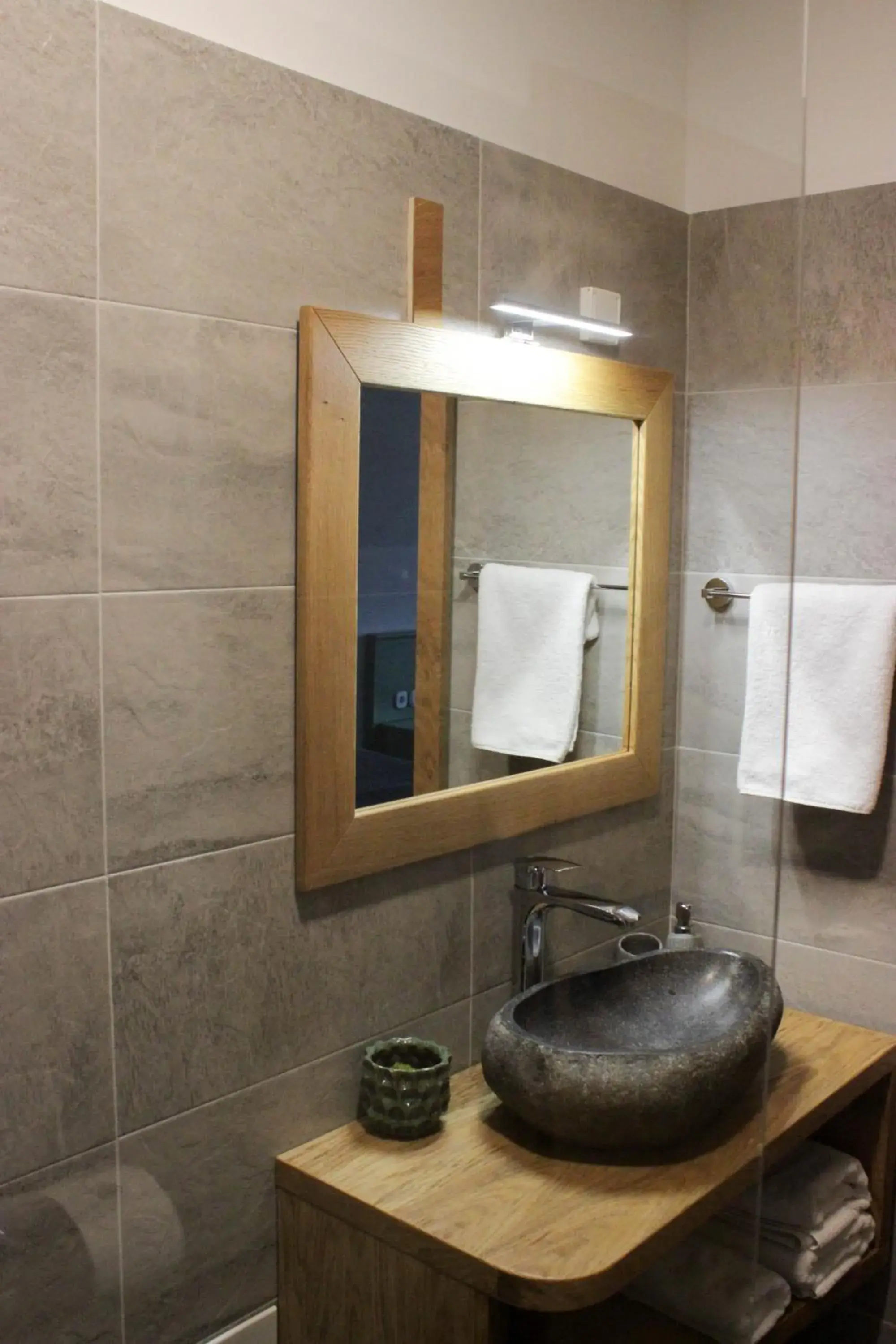 Triple Room with Balcony in Eko hiša-Eco House Na razpotju Triple Room with Balcony in Eko hiša-Eco House Na razpotju