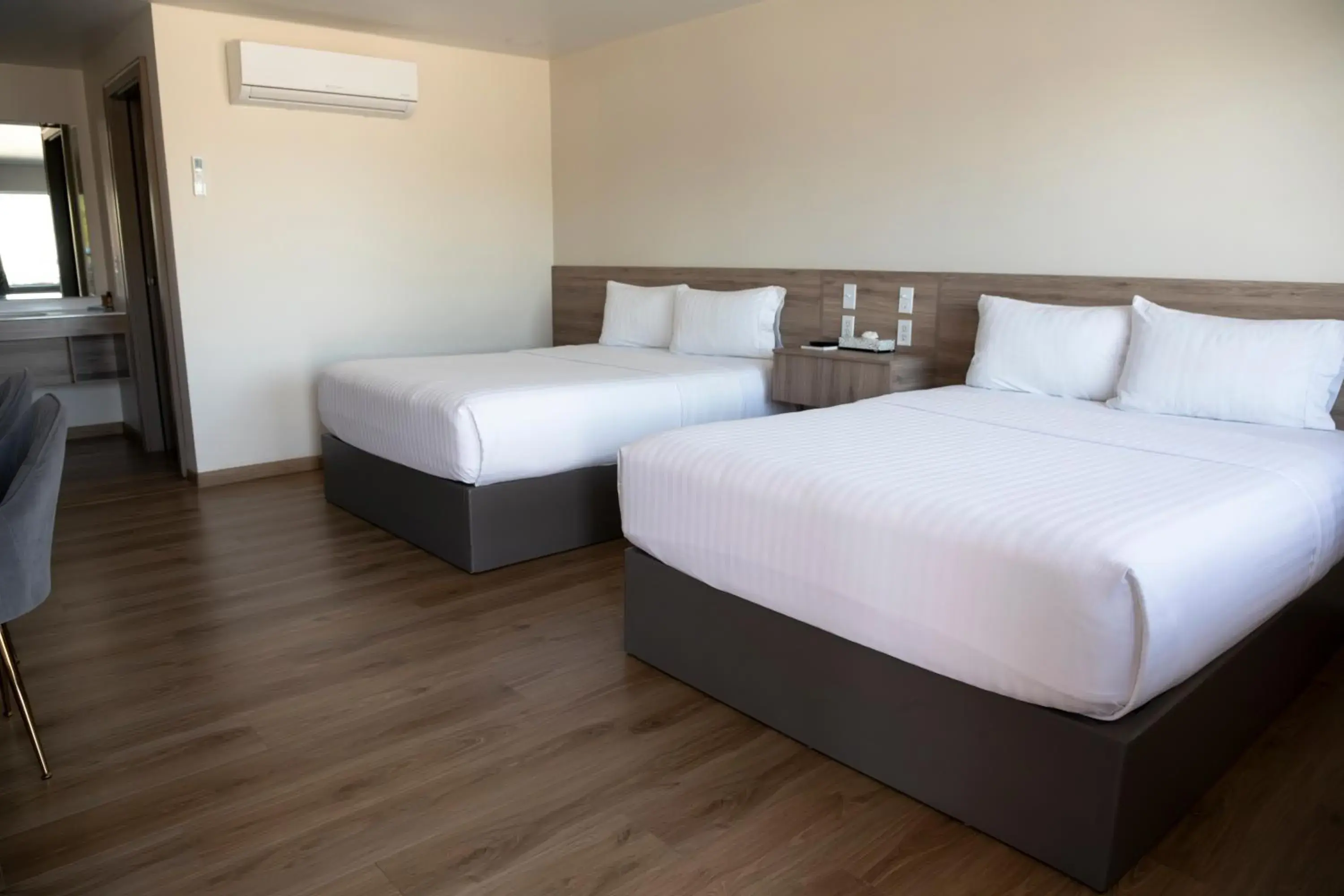 Deluxe Double Room in La Huerta Inn & Suites Deluxe Double Room in La Huerta Inn & Suites