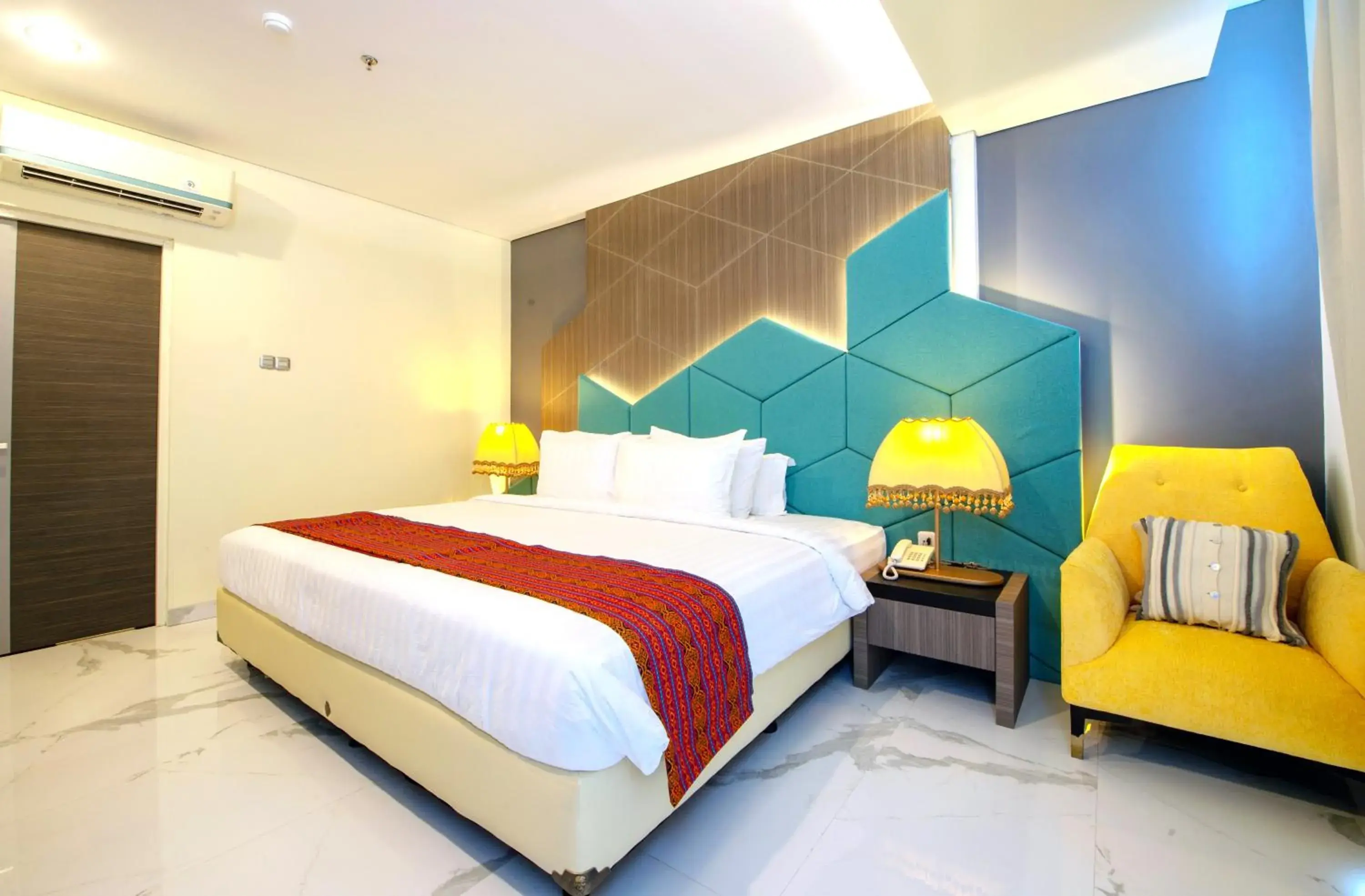 Suite in Swiss-Belcourt Kupang Suite in Swiss-Belcourt Kupang