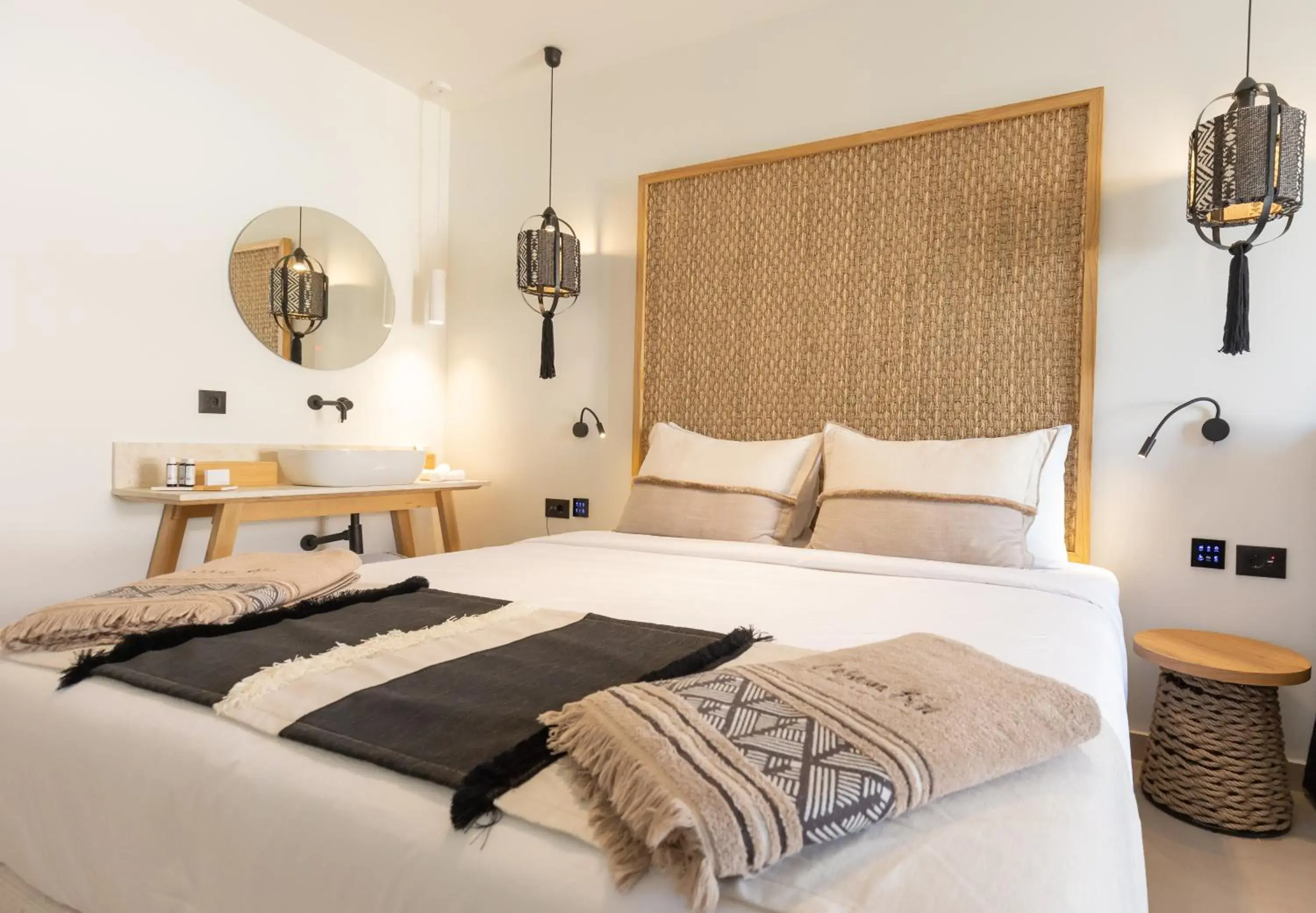 Deluxe Double Garden View with Outdoor Hot Tub in Cabana Blu Hotel & Suites Deluxe Double Garden View with Outdoor Hot Tub in Cabana Blu Hotel & Suites