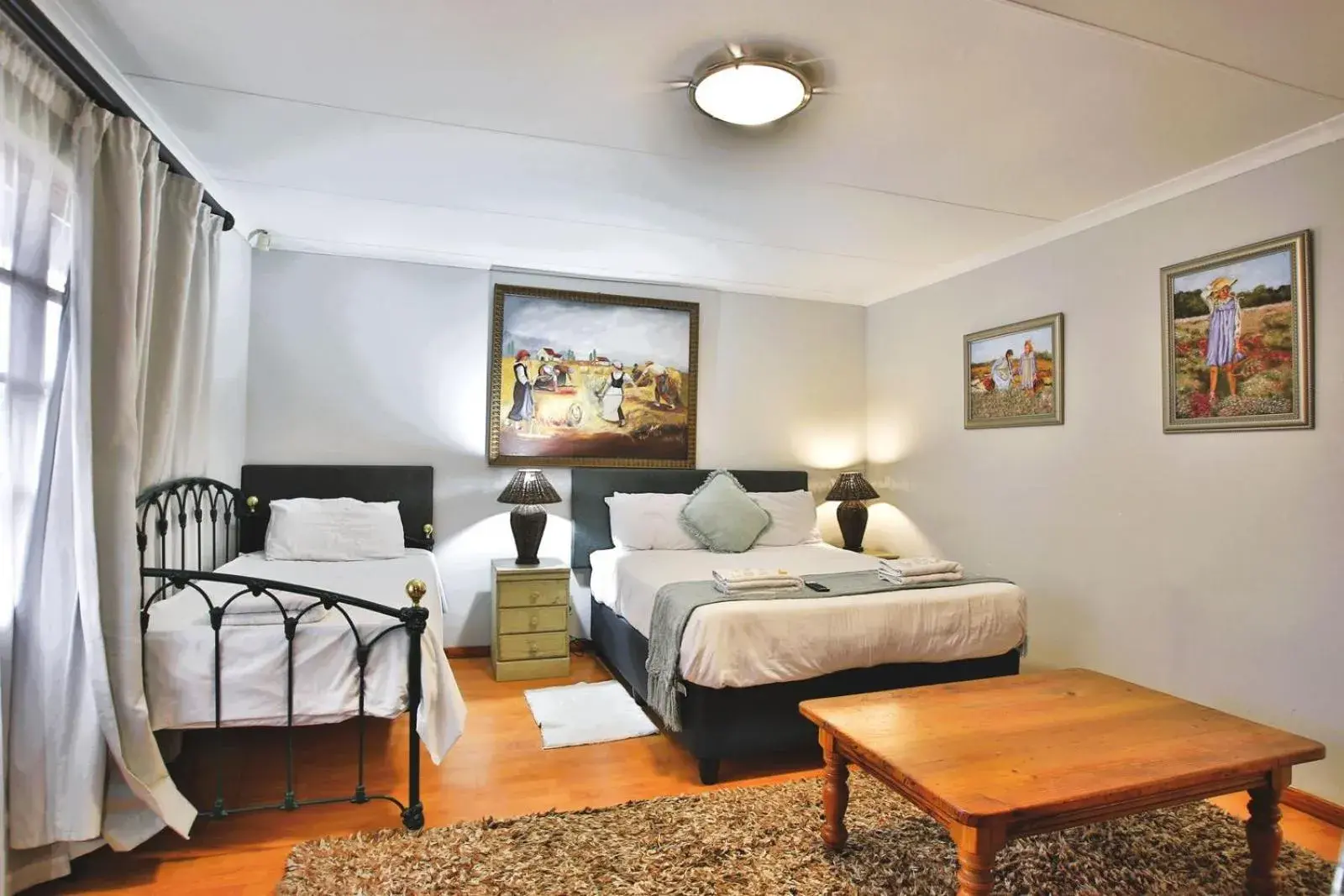 Executive Queen Room - single occupancy in Mereke Manor Executive Queen Room - single occupancy in Mereke Manor