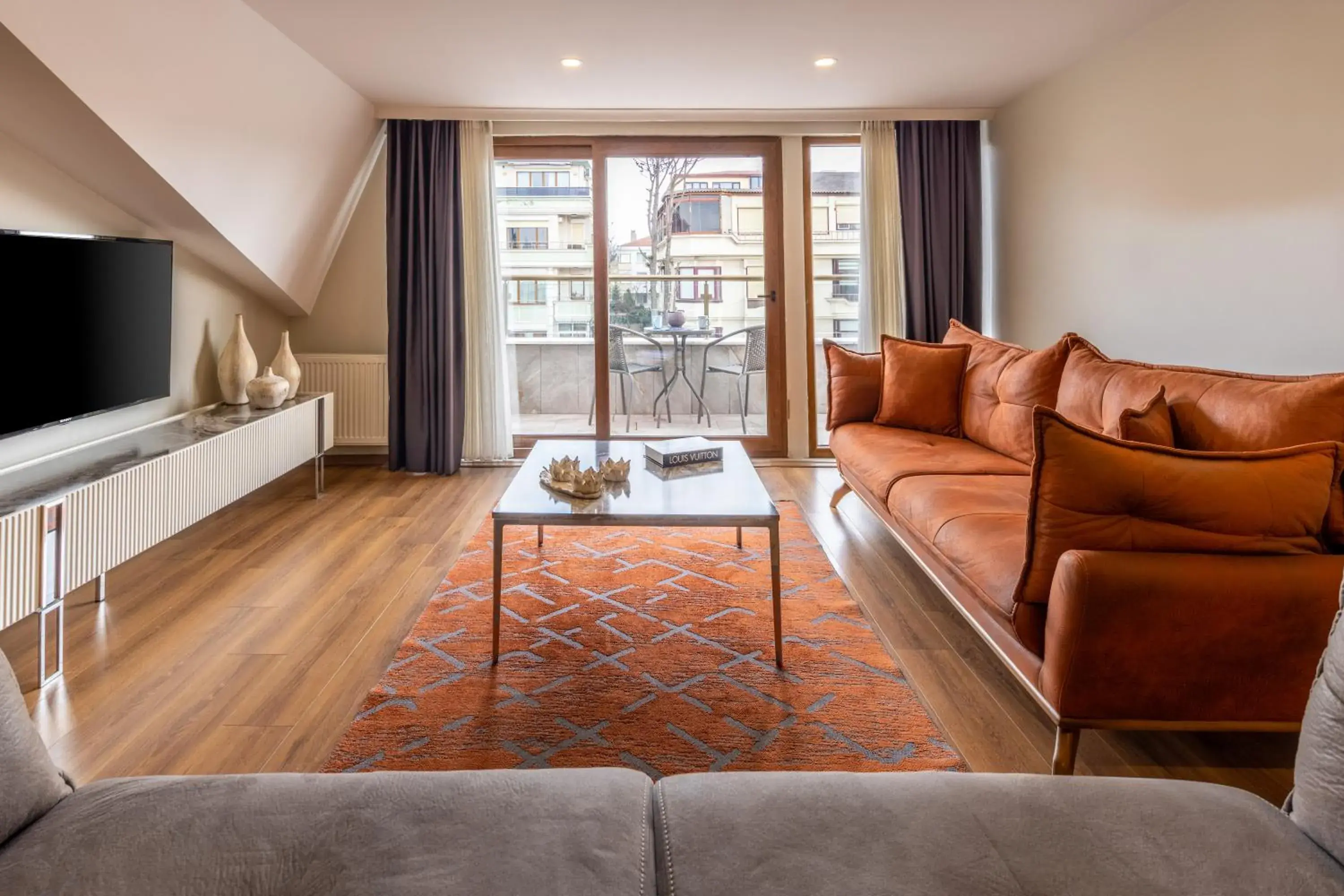 Luxury Three-Bedroom Apartment with Terrace and Pool View in BayMari Suites Plus Florya Luxury Three-Bedroom Apartment with Terrace and Pool View in BayMari Suites Plus Florya