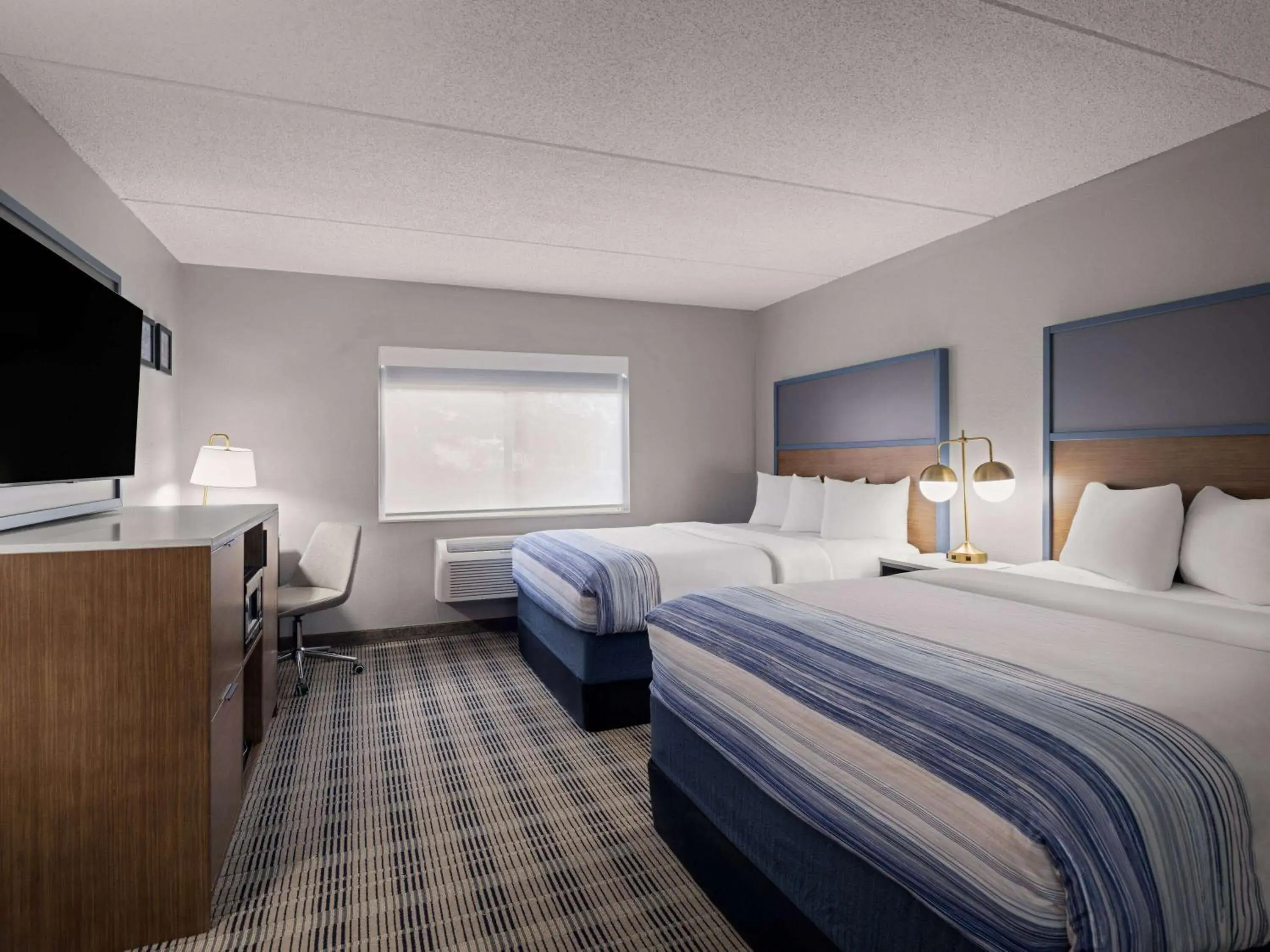 Queen Room with Two Queen Beds - Non-Smoking in AmericInn by Wyndham Shakopee Near Canterbury Park Queen Room with Two Queen Beds - Non-Smoking in AmericInn by Wyndham Shakopee Near Canterbury Park