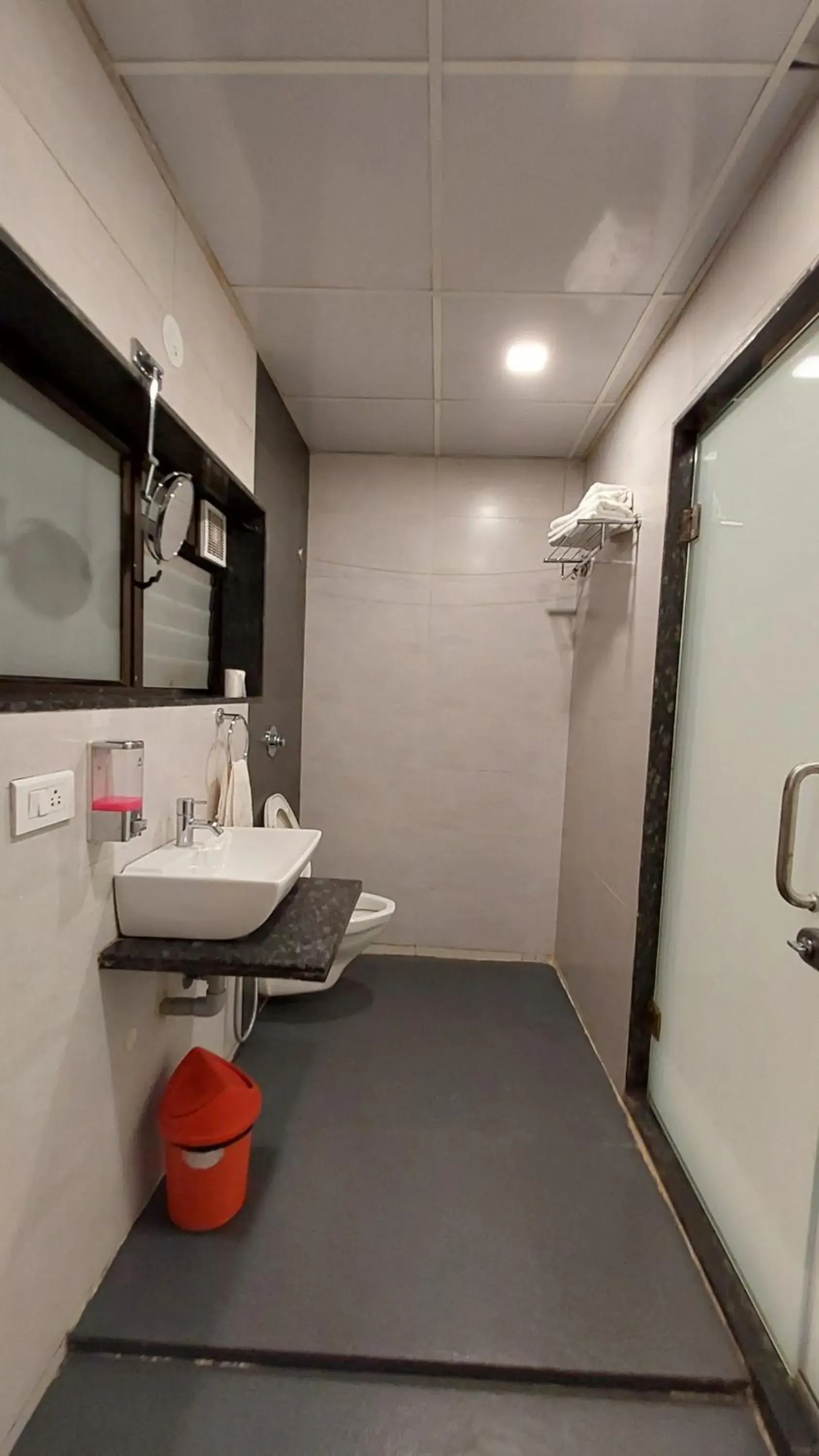 Deluxe Double Room in ONELLA REGENCY Deluxe Double Room in ONELLA REGENCY